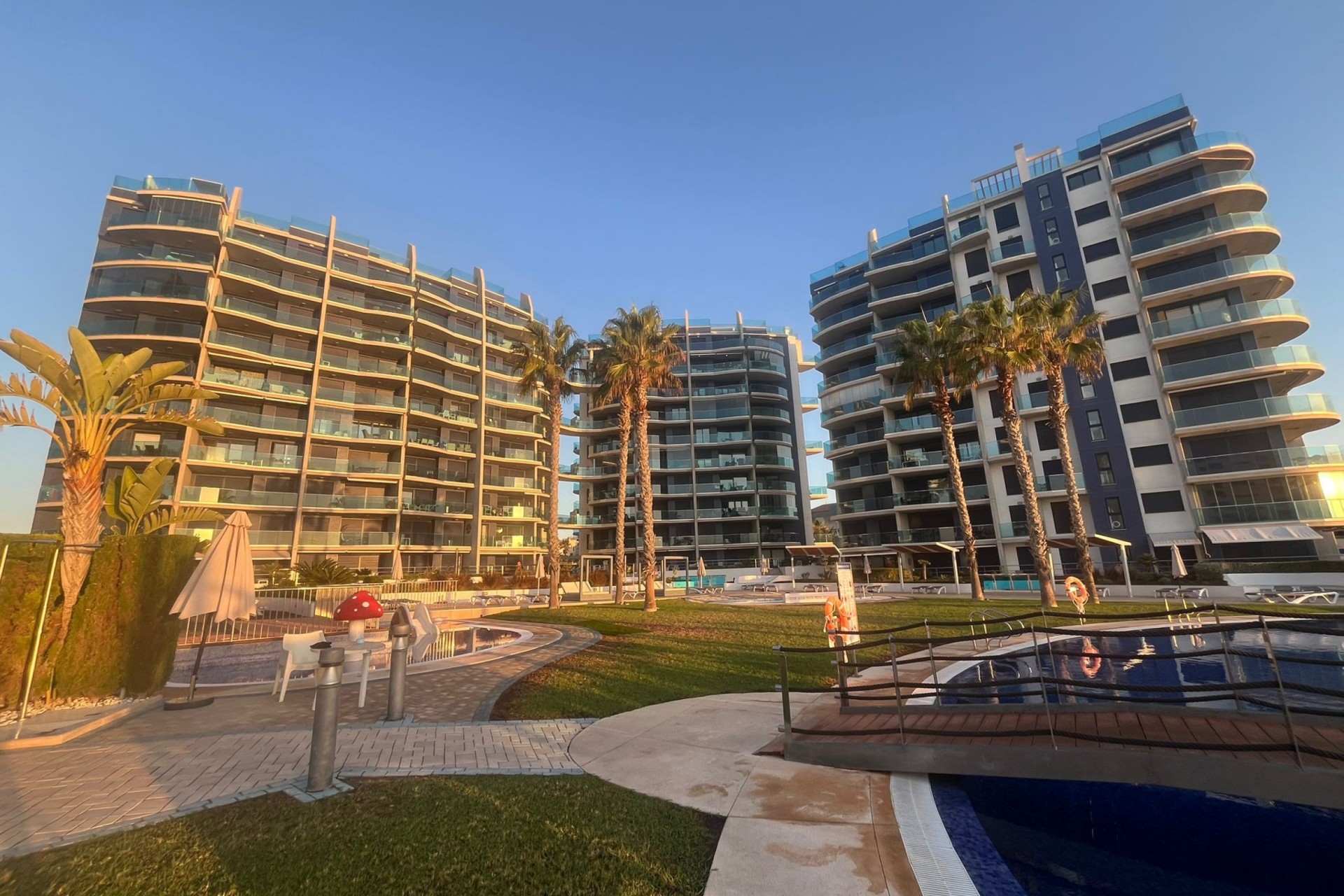 Venta - Apartamento / Piso -
Punta Prima - Costa Blanca