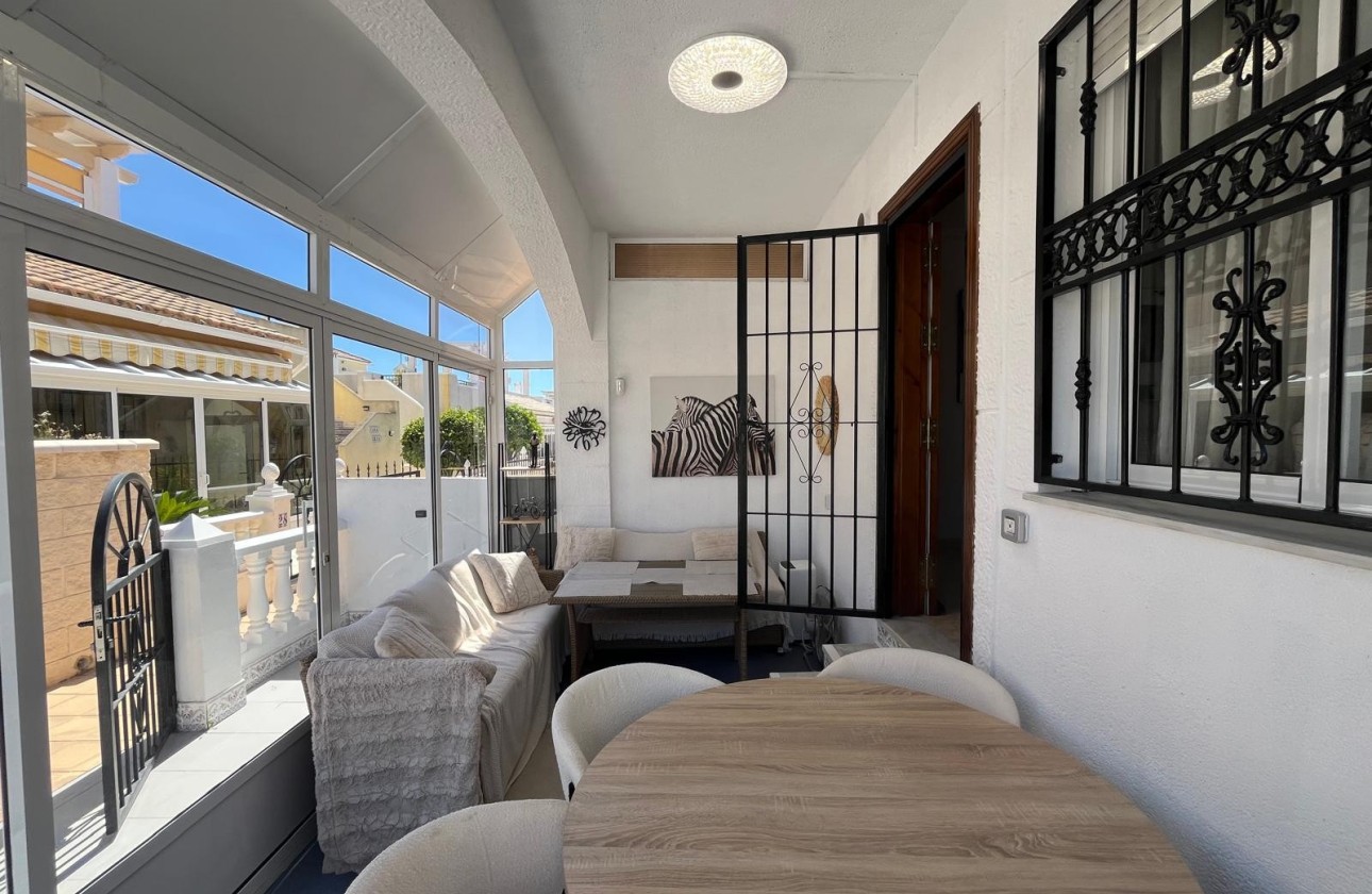 Venta - Apartamento / Piso -
Punta Prima - Serena