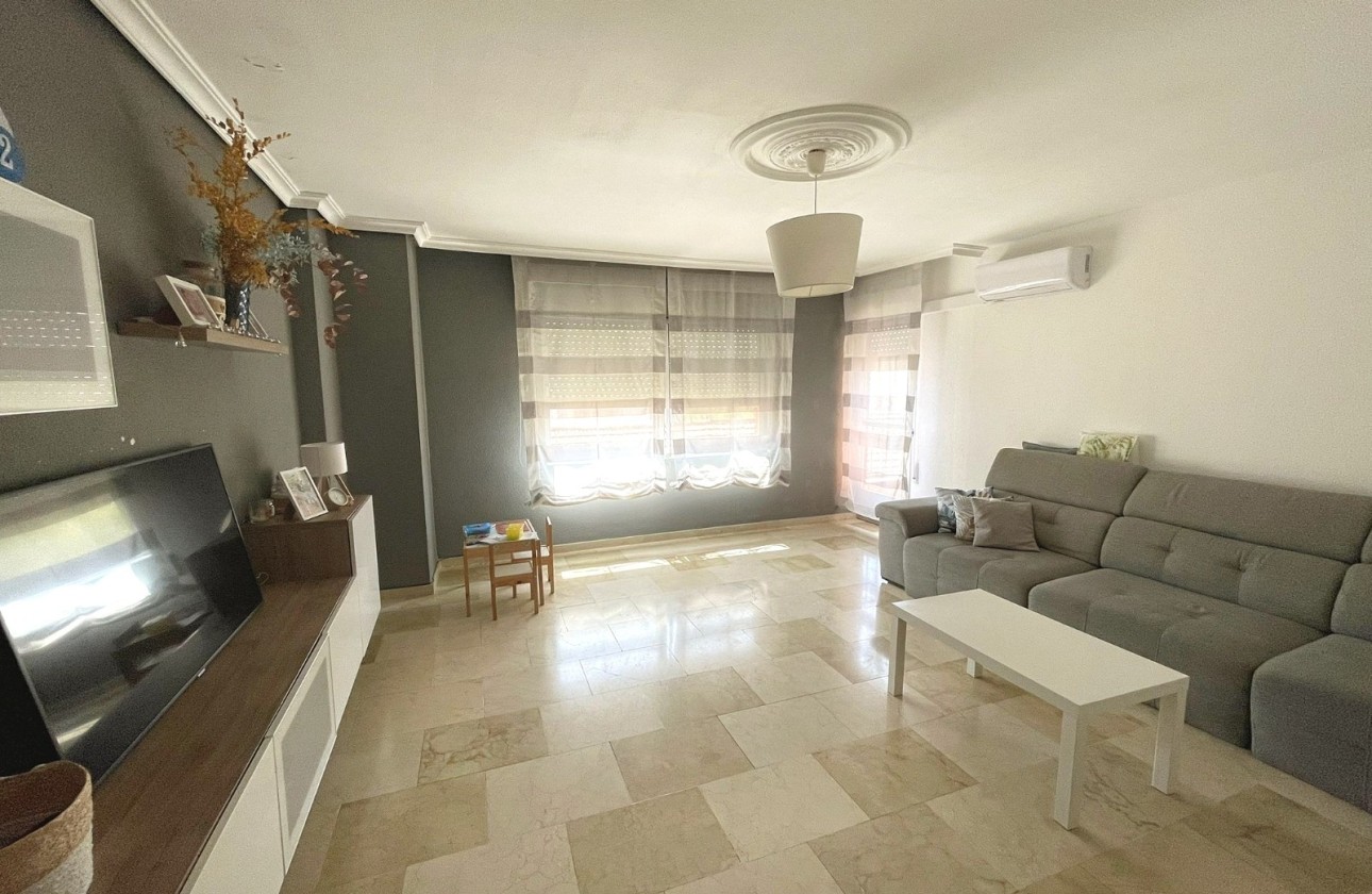 Venta - Apartamento / Piso -
Rojales