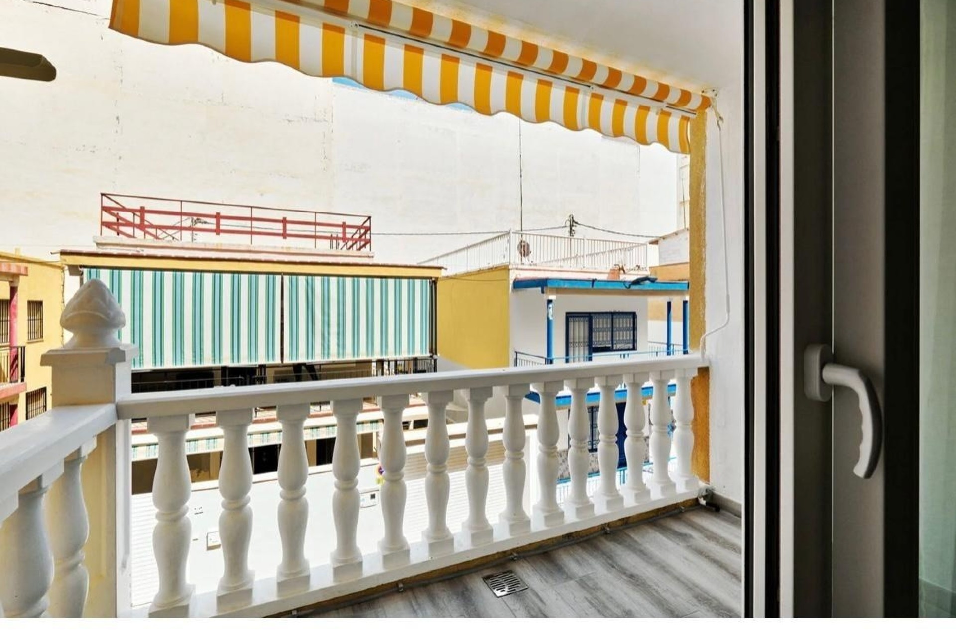 Venta - Apartamento / Piso -
Torrevieja - Center