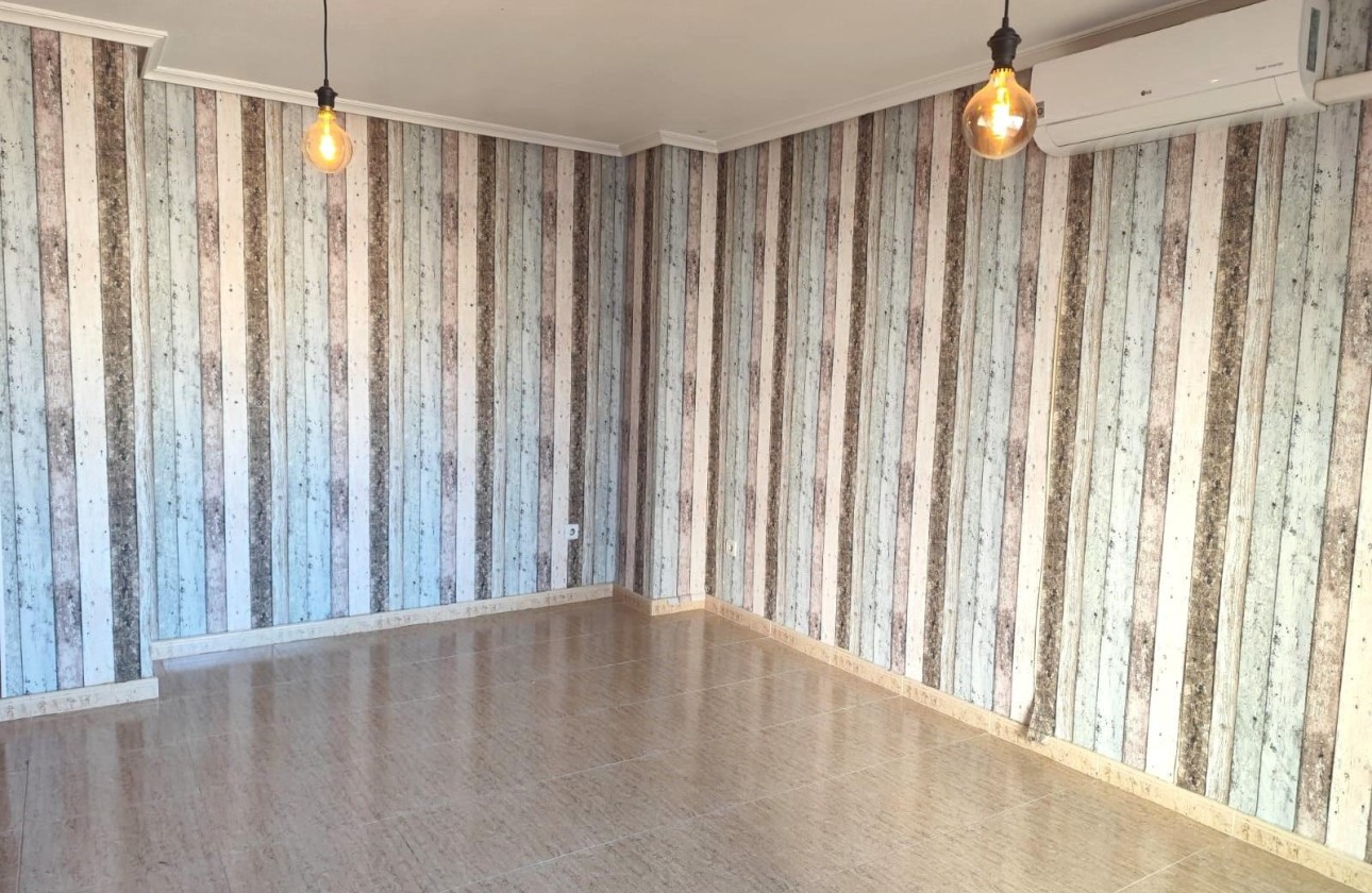 Venta - Apartamento / Piso -
Torrevieja - Center