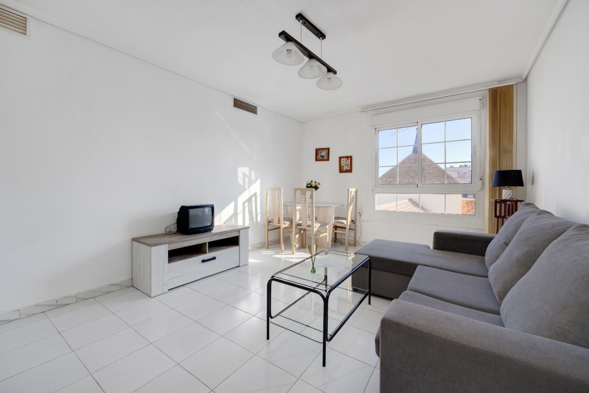 Venta - Apartamento / Piso -
Torrevieja - Center