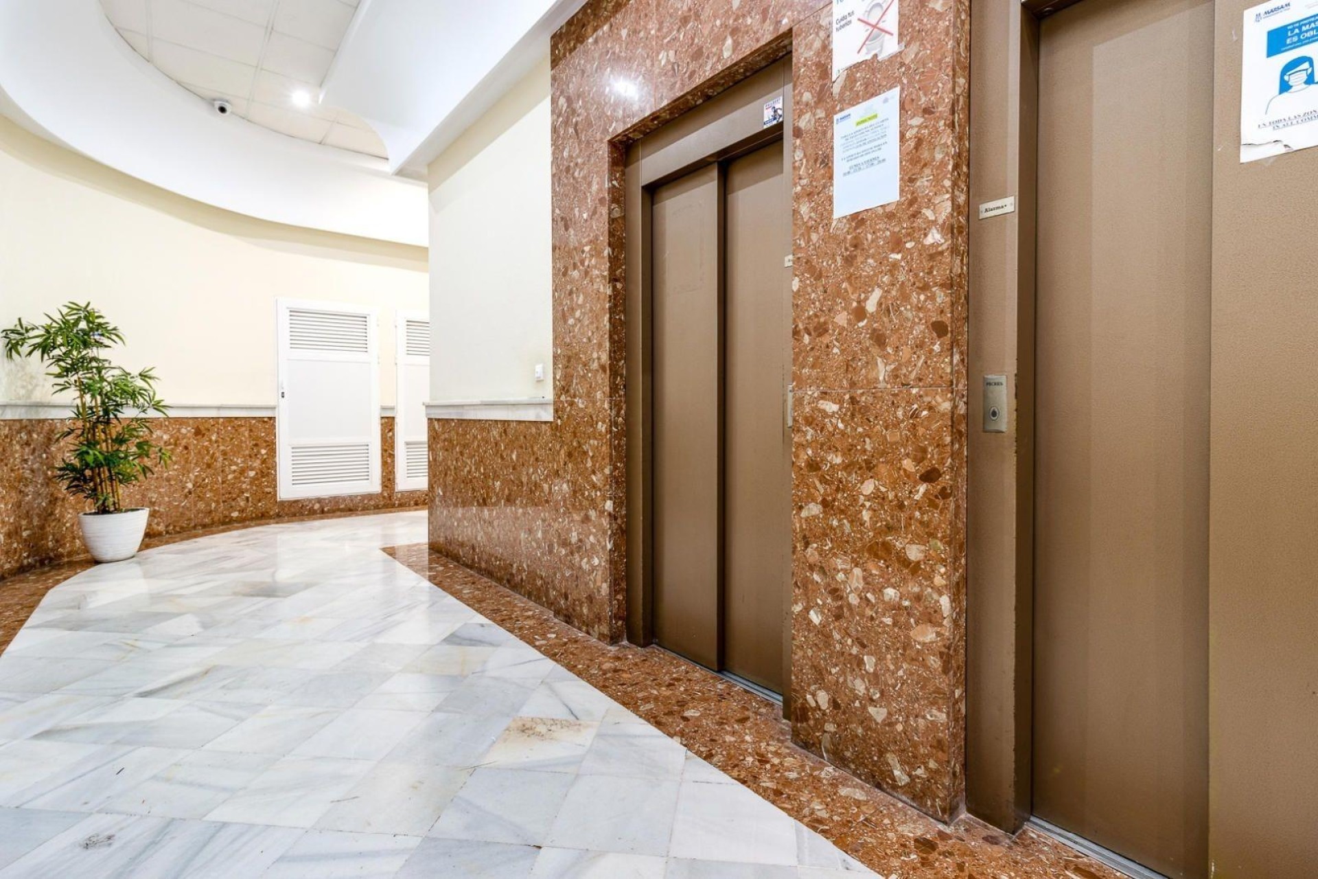 Venta - Apartamento / Piso -
Torrevieja - Center
