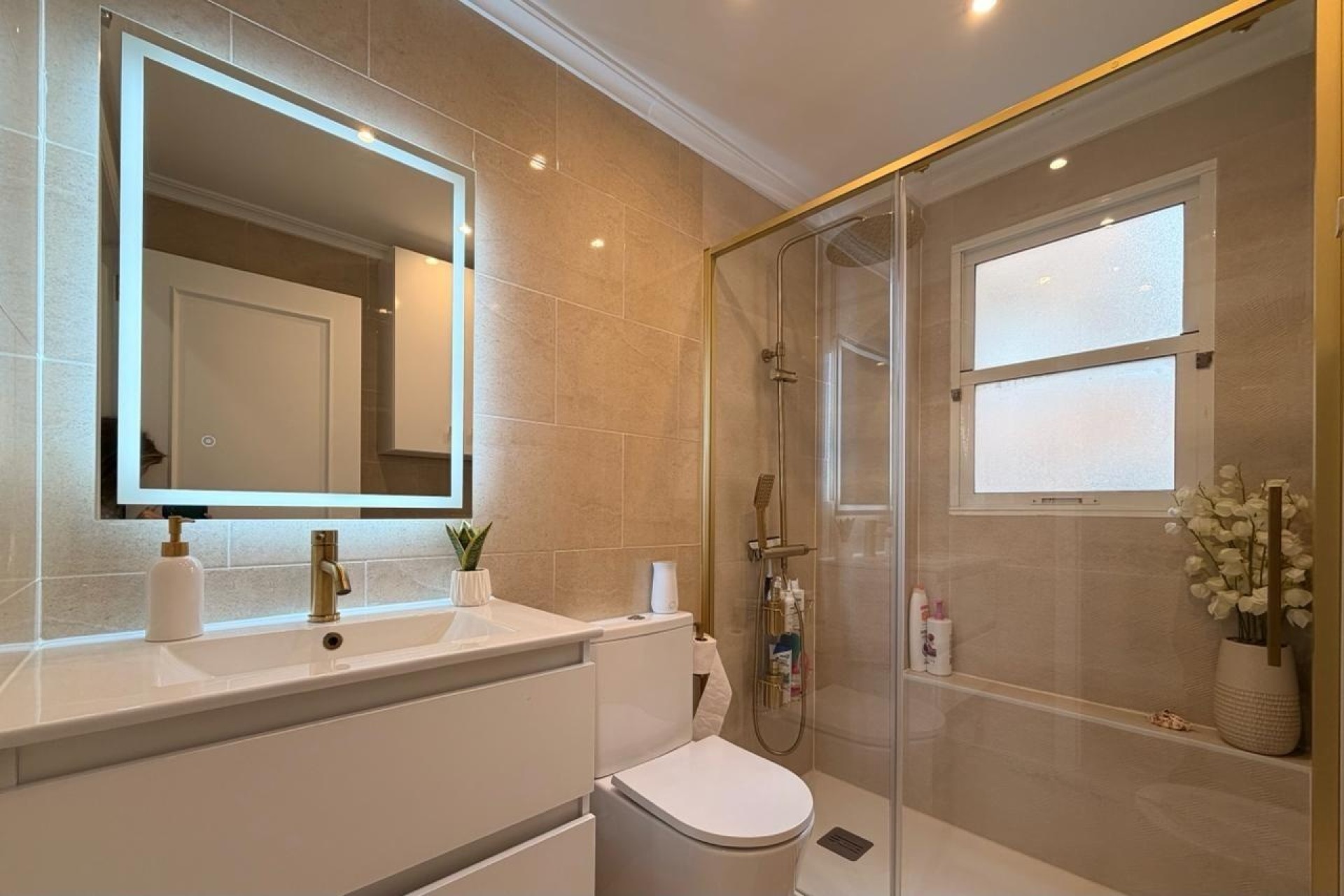 Venta - Apartamento / Piso -
Torrevieja - Center