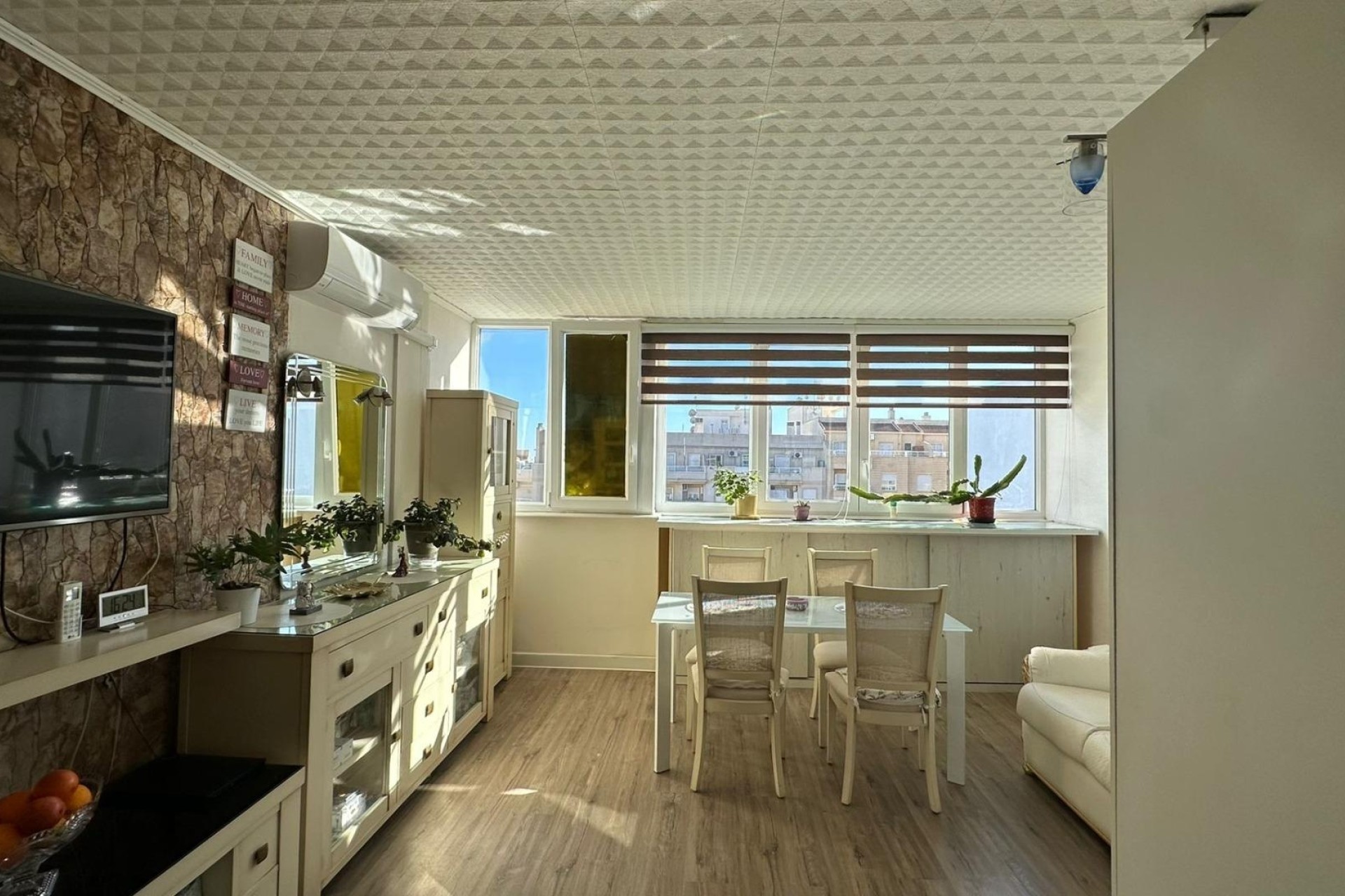 Venta - Apartamento / Piso -
Torrevieja - Center