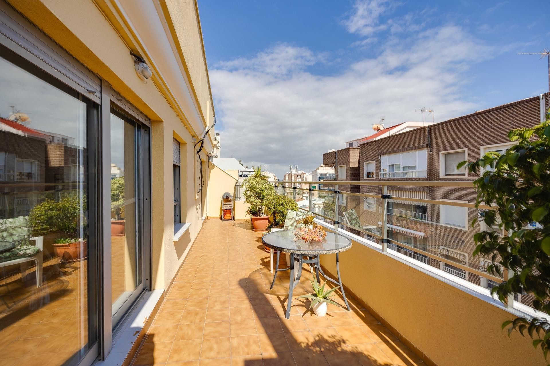 Venta - Apartamento / Piso -
Torrevieja - Center