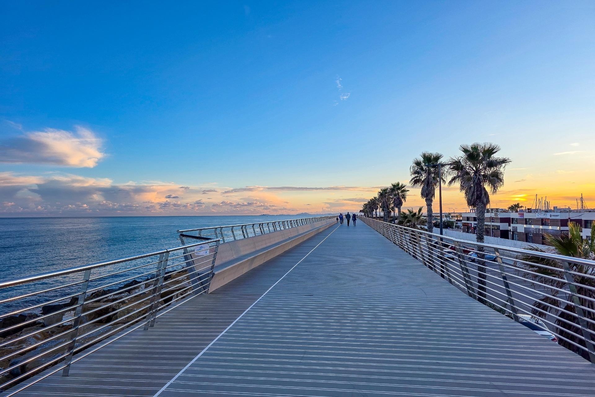 Venta - Apartamento / Piso -
Torrevieja - Center