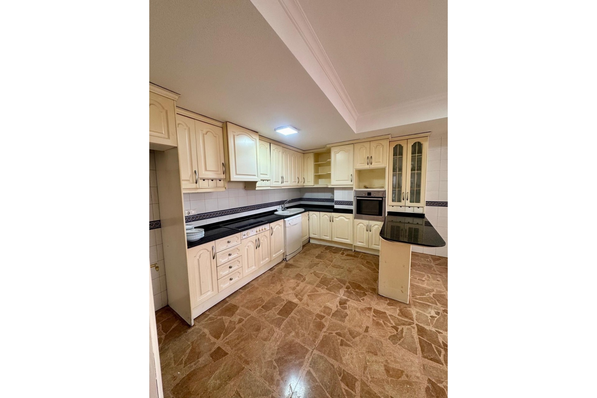 Venta - Apartamento / Piso -
Torrevieja - Center