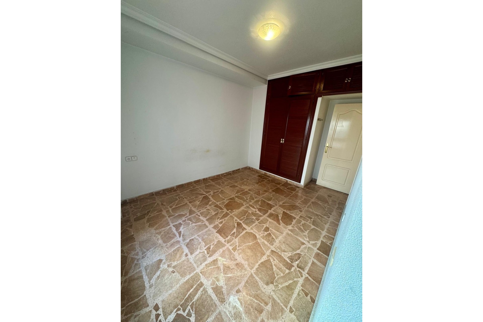 Venta - Apartamento / Piso -
Torrevieja - Center