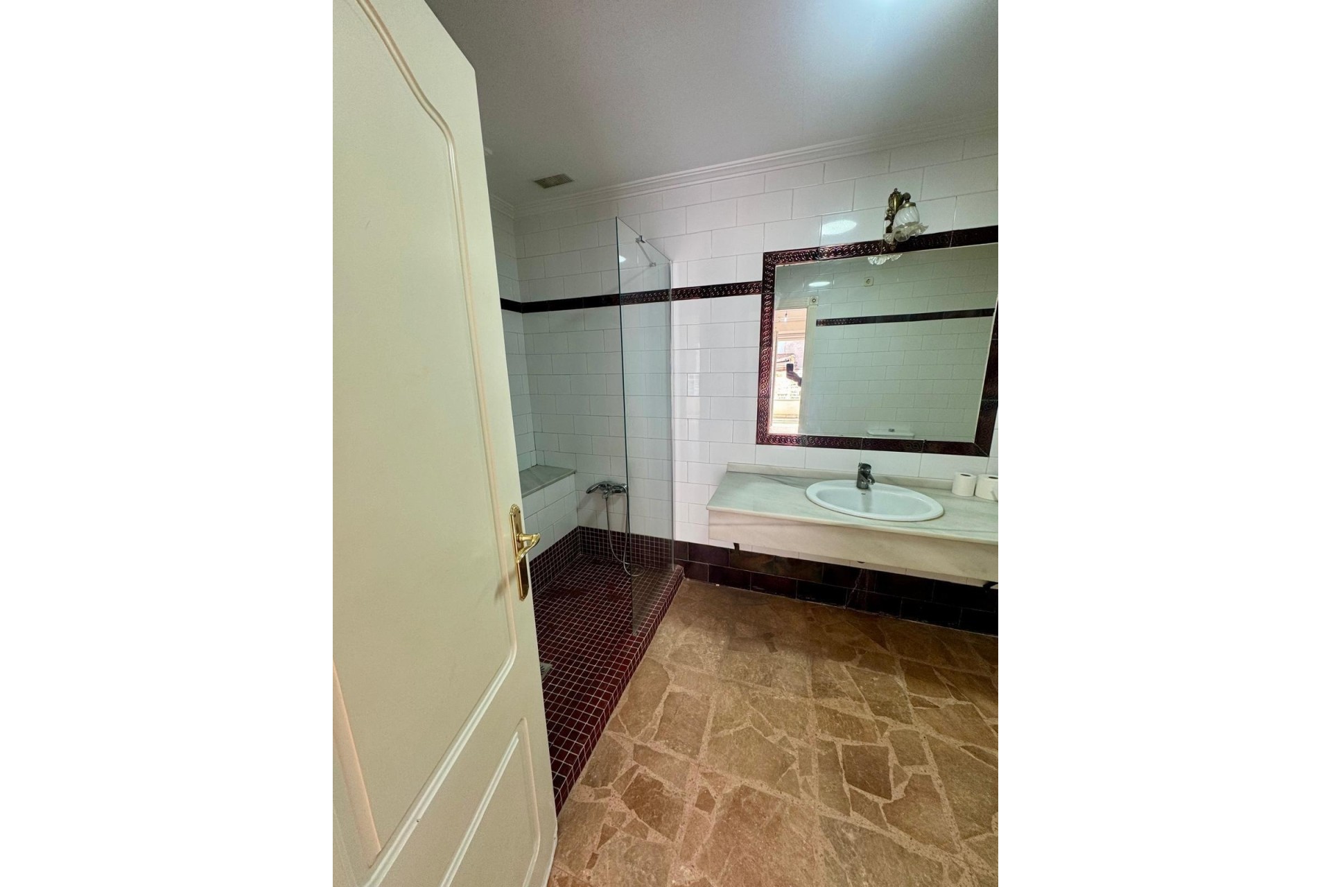 Venta - Apartamento / Piso -
Torrevieja - Center