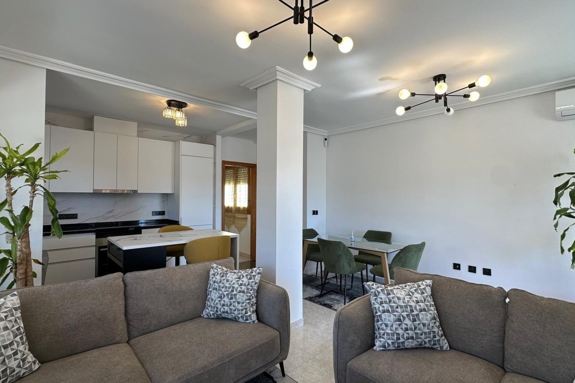 Venta - Apartamento / Piso -
Torrevieja - Center