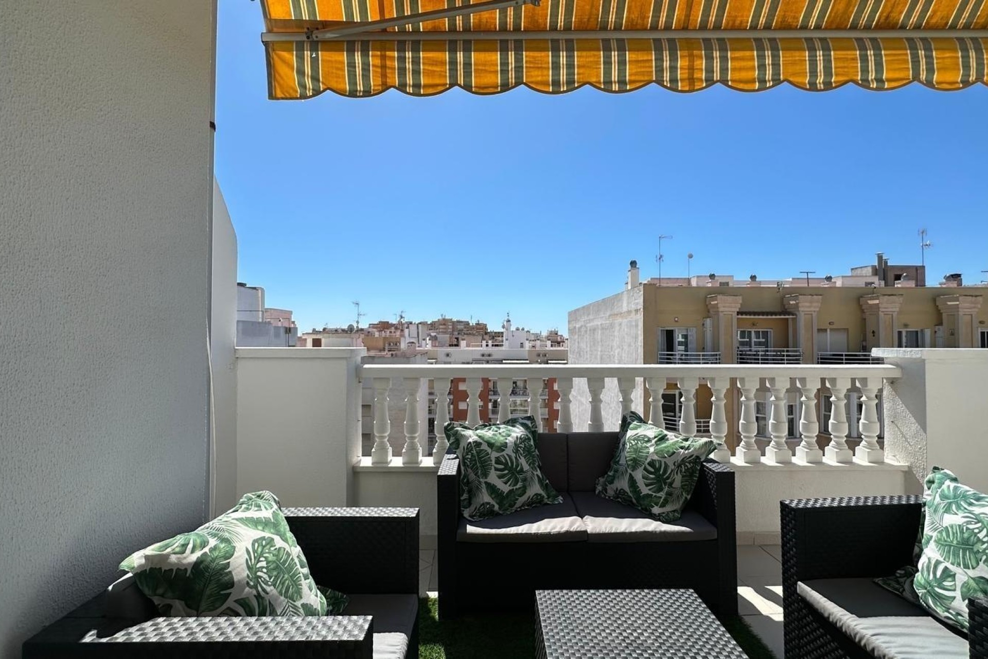 Venta - Apartamento / Piso -
Torrevieja - Center