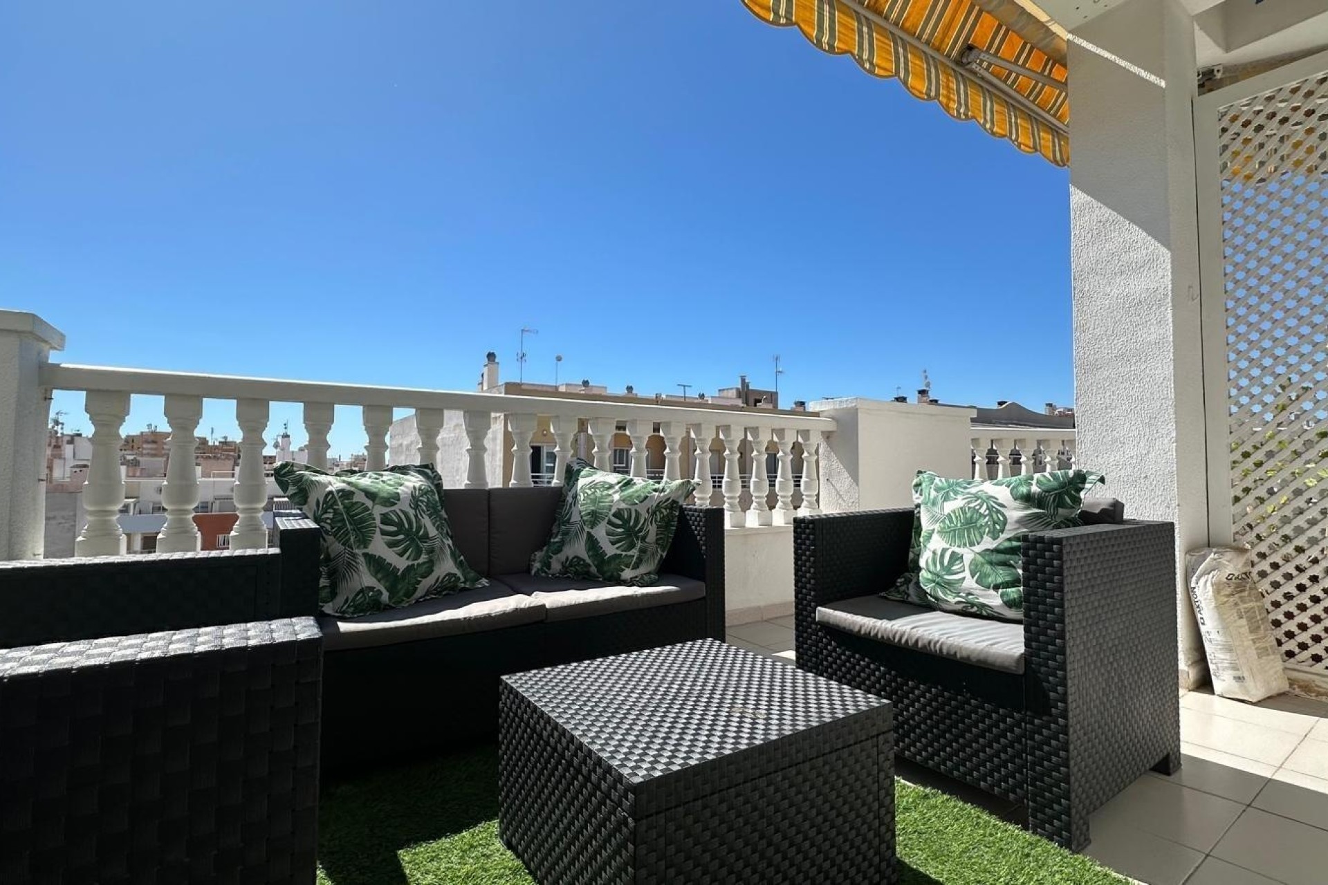 Venta - Apartamento / Piso -
Torrevieja - Center
