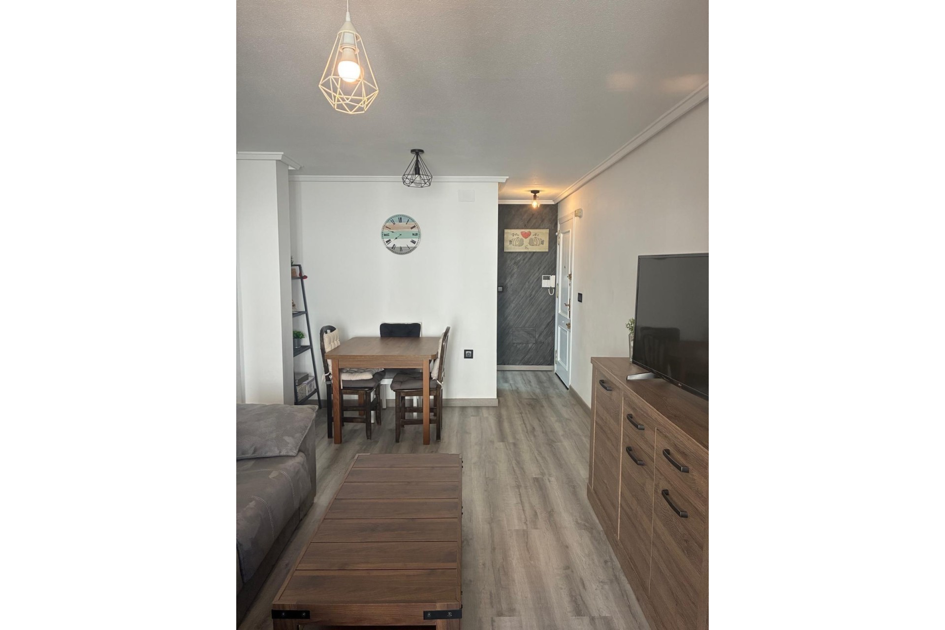 Venta - Apartamento / Piso -
Torrevieja - Center