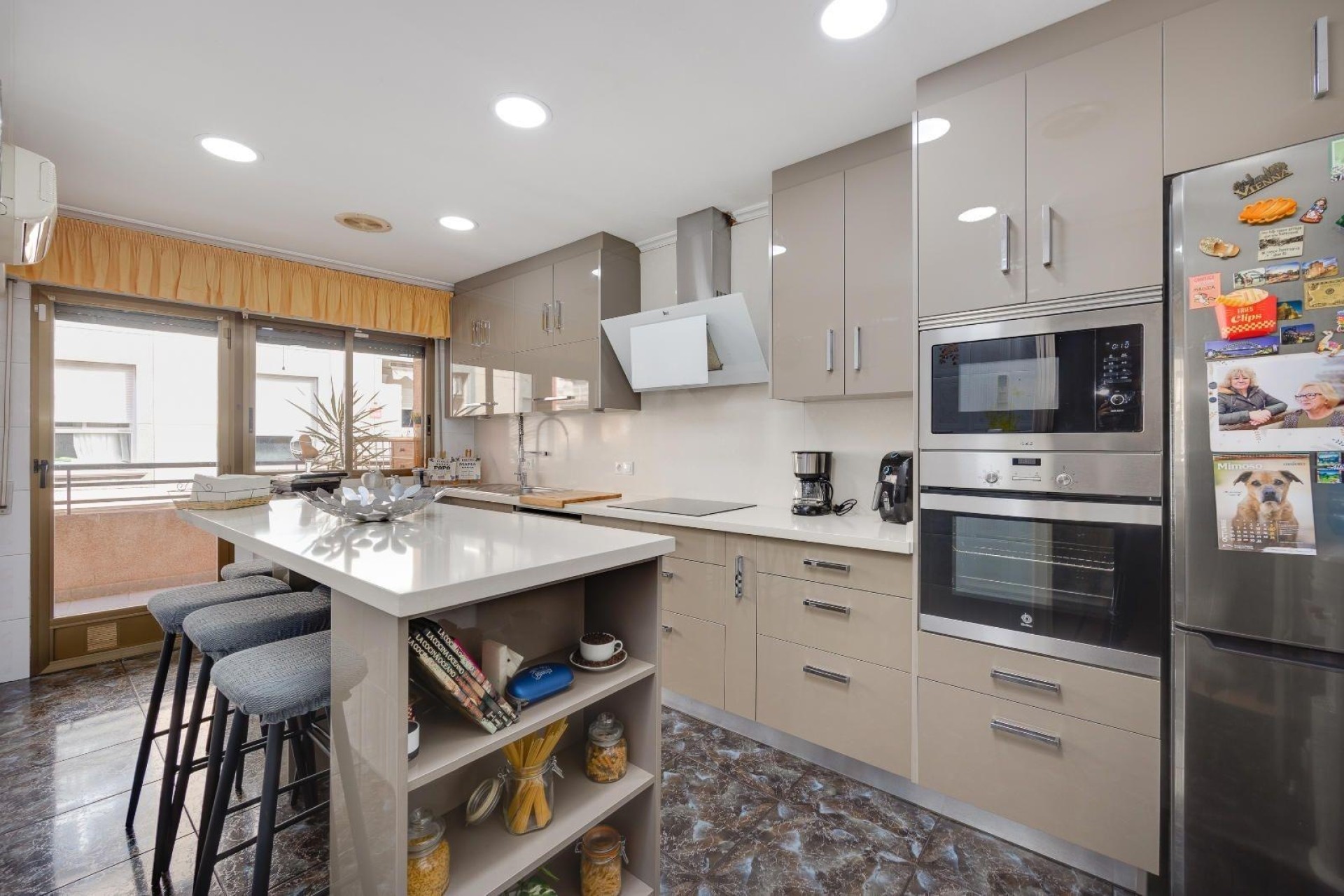 Venta - Apartamento / Piso -
Torrevieja - Center