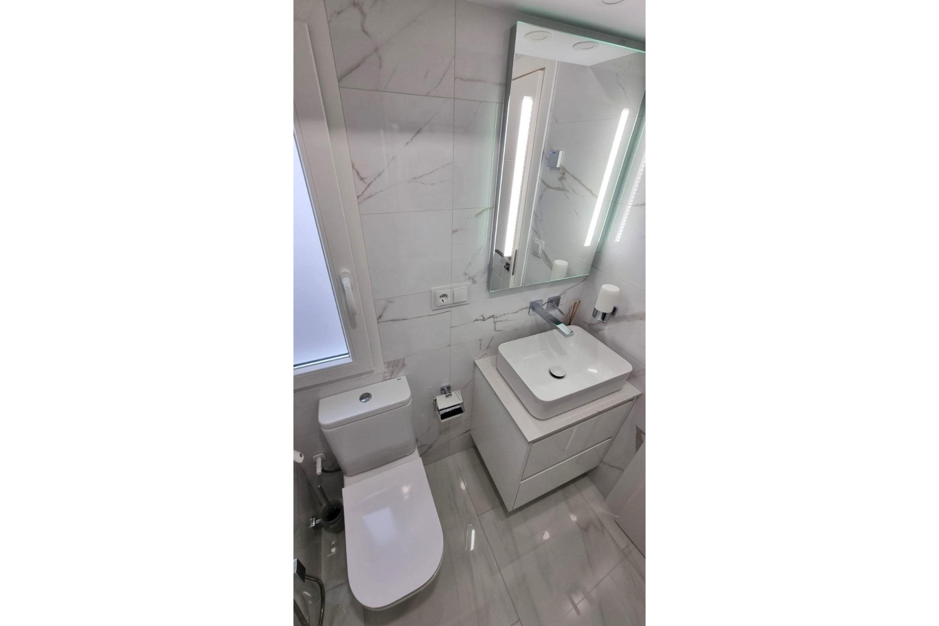Venta - Apartamento / Piso -
Torrevieja - Center