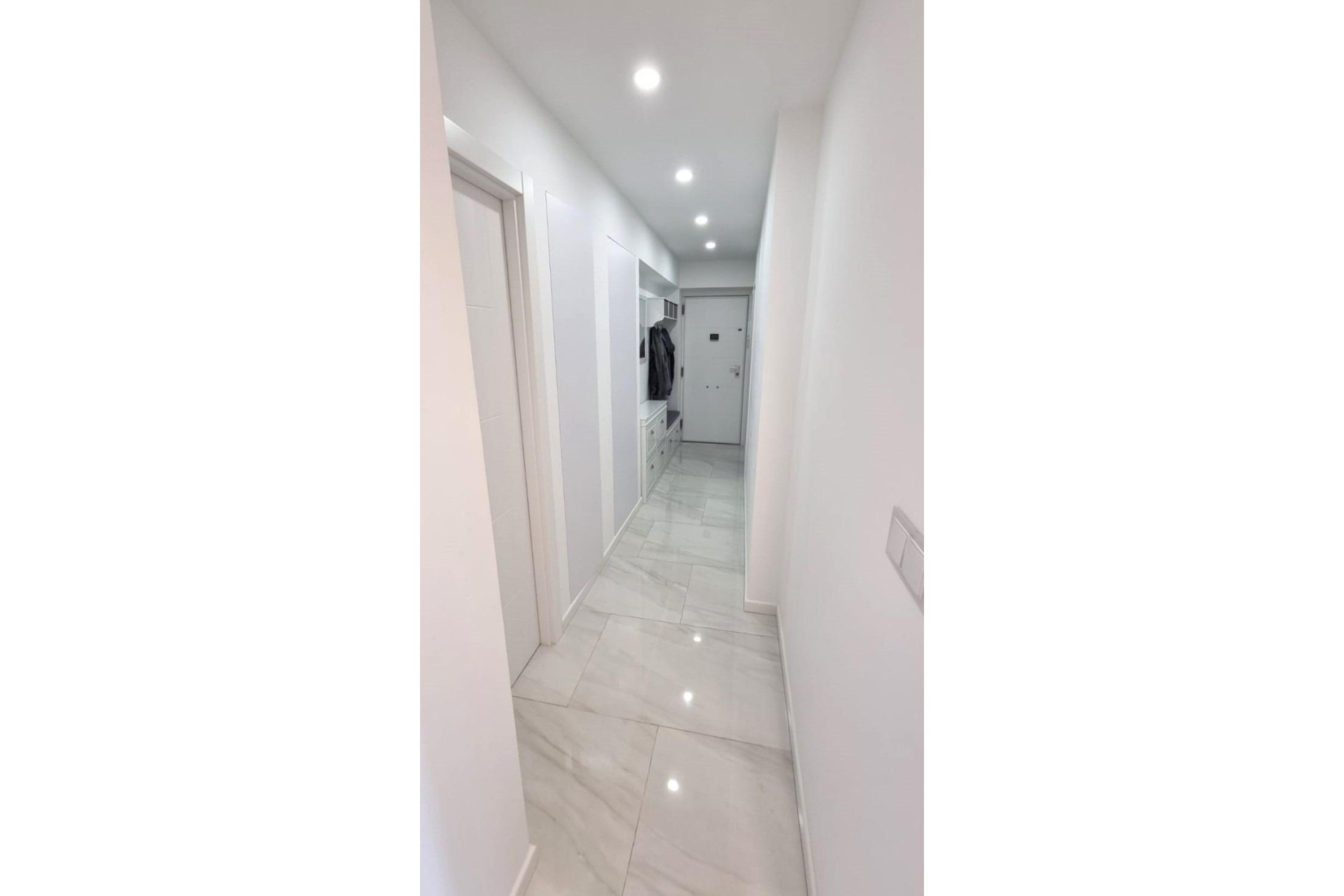 Venta - Apartamento / Piso -
Torrevieja - Center