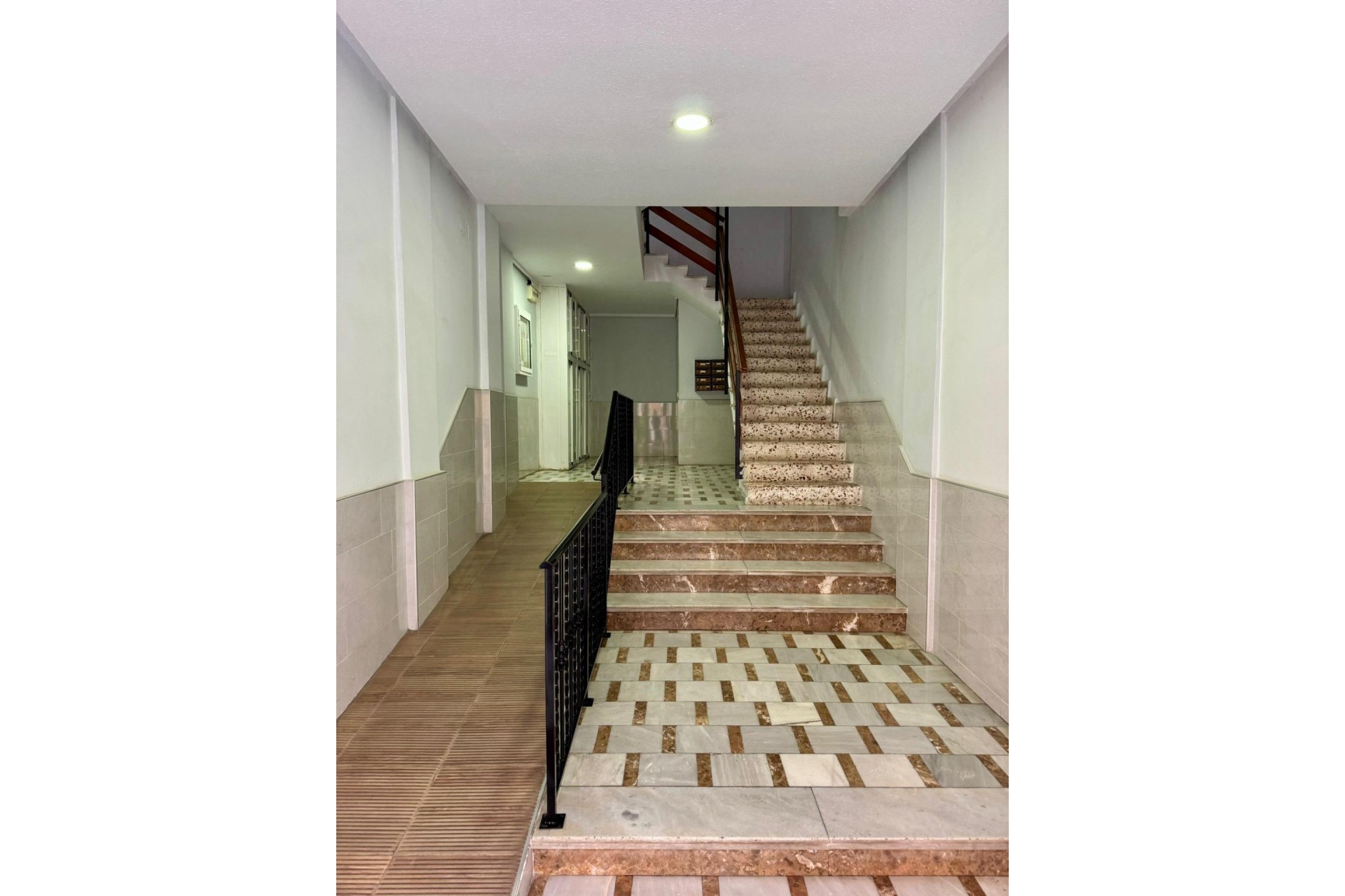 Venta - Apartamento / Piso -
Torrevieja - Center