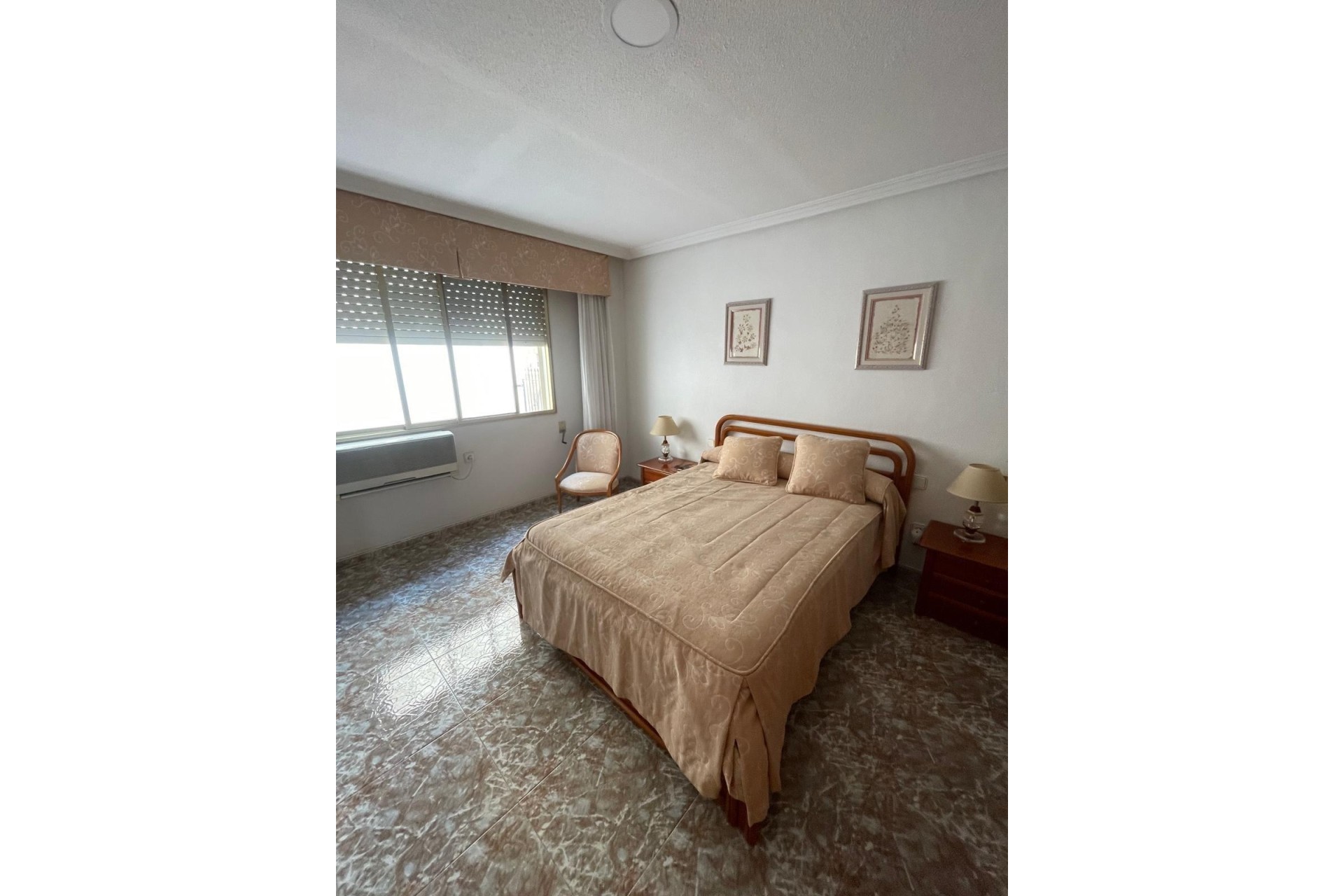 Venta - Apartamento / Piso -
Torrevieja - Center