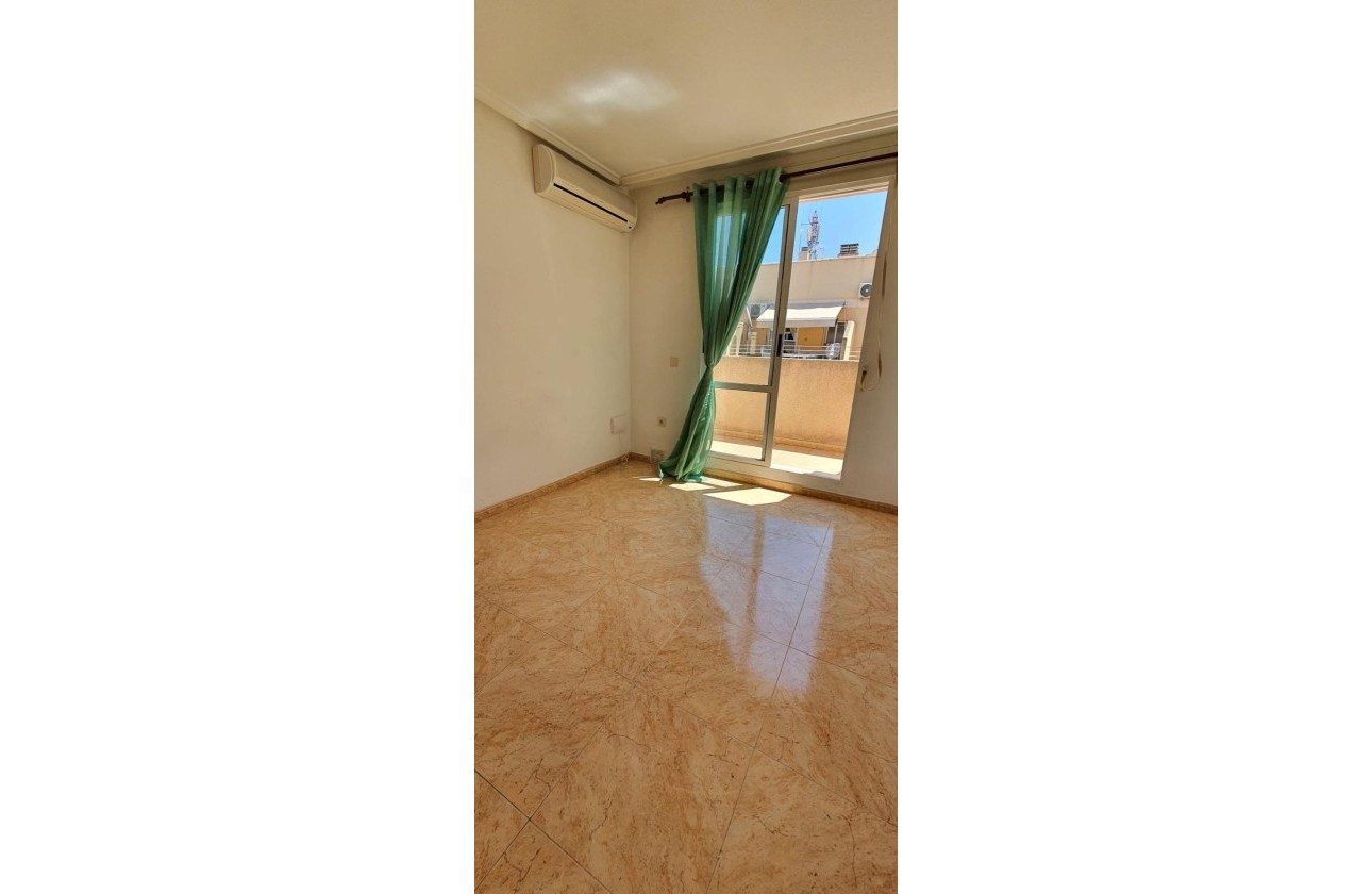 Venta - Apartamento / Piso -
Torrevieja - Center