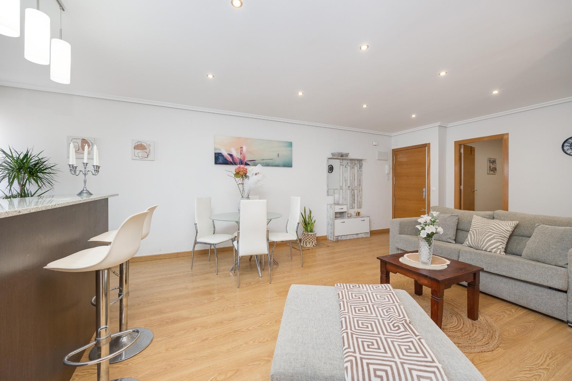 Venta - Apartamento / Piso -
Torrevieja - Center