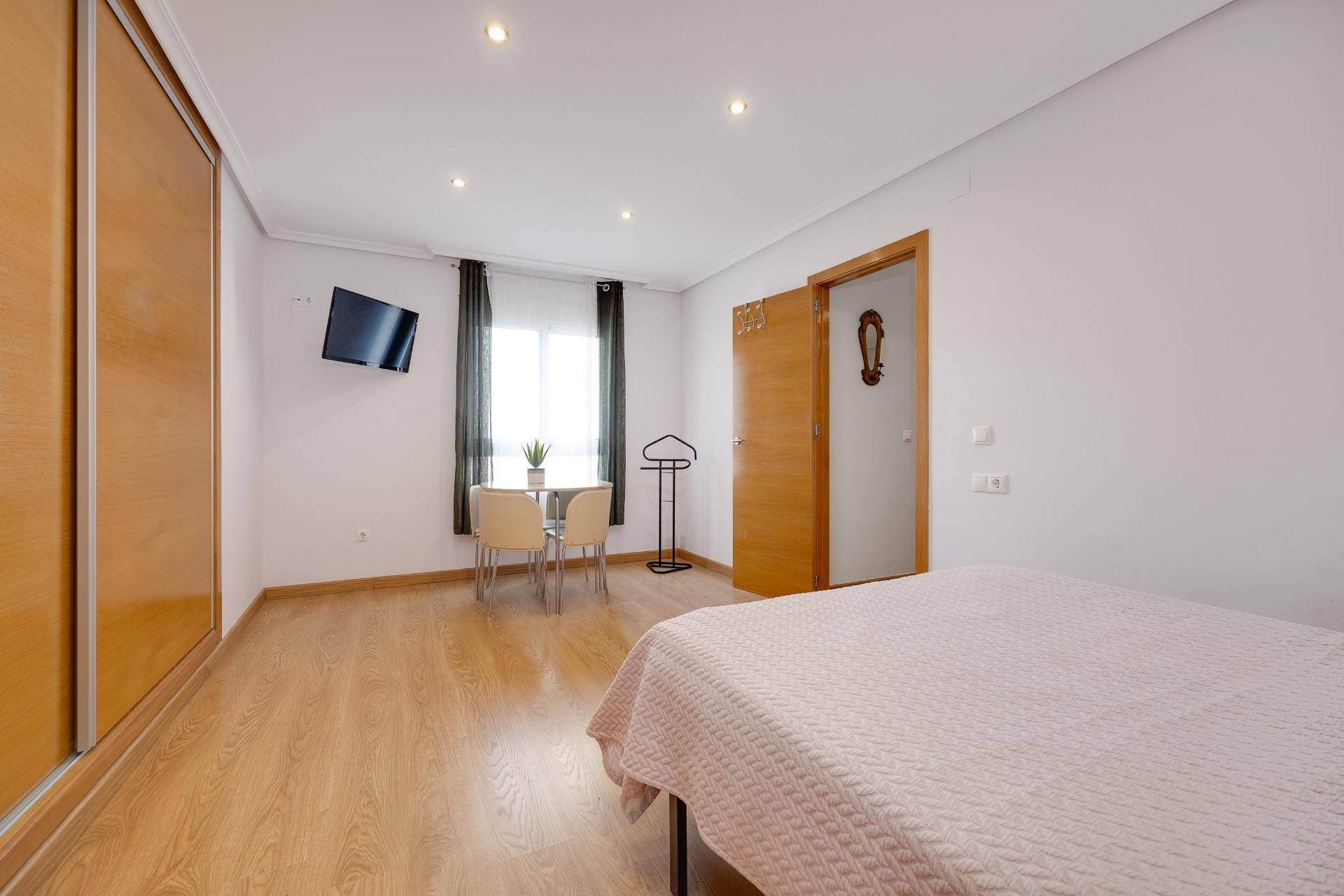 Venta - Apartamento / Piso -
Torrevieja - Center