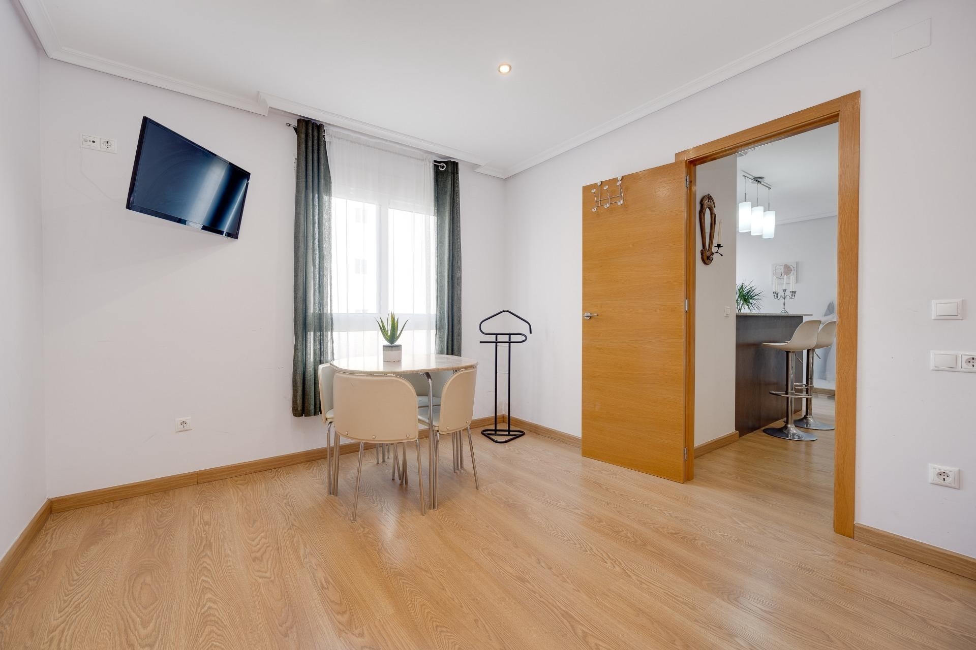 Venta - Apartamento / Piso -
Torrevieja - Center