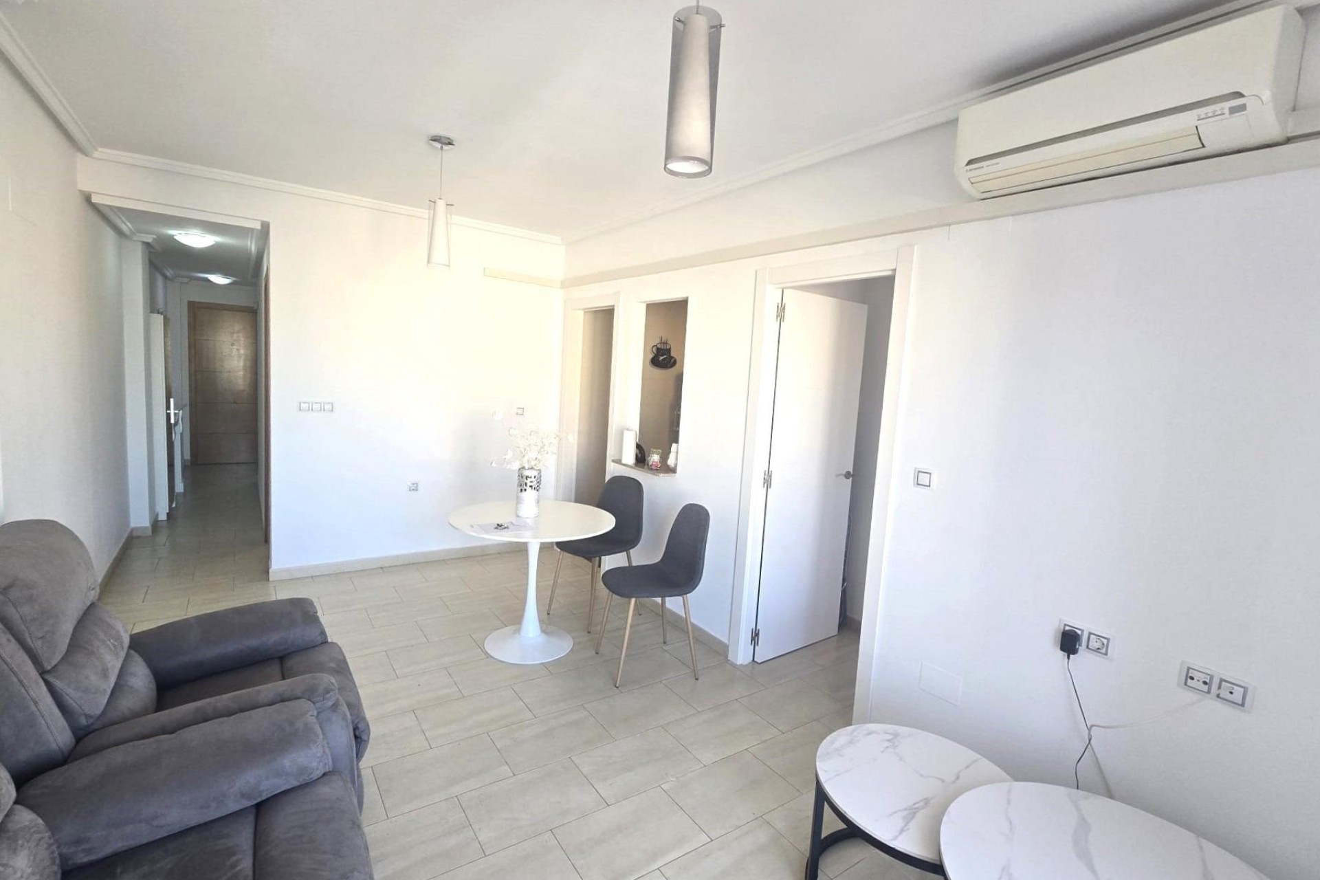 Venta - Apartamento / Piso -
Torrevieja - Center