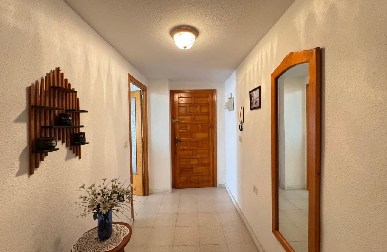 Venta - Apartamento / Piso -
Torrevieja - Center