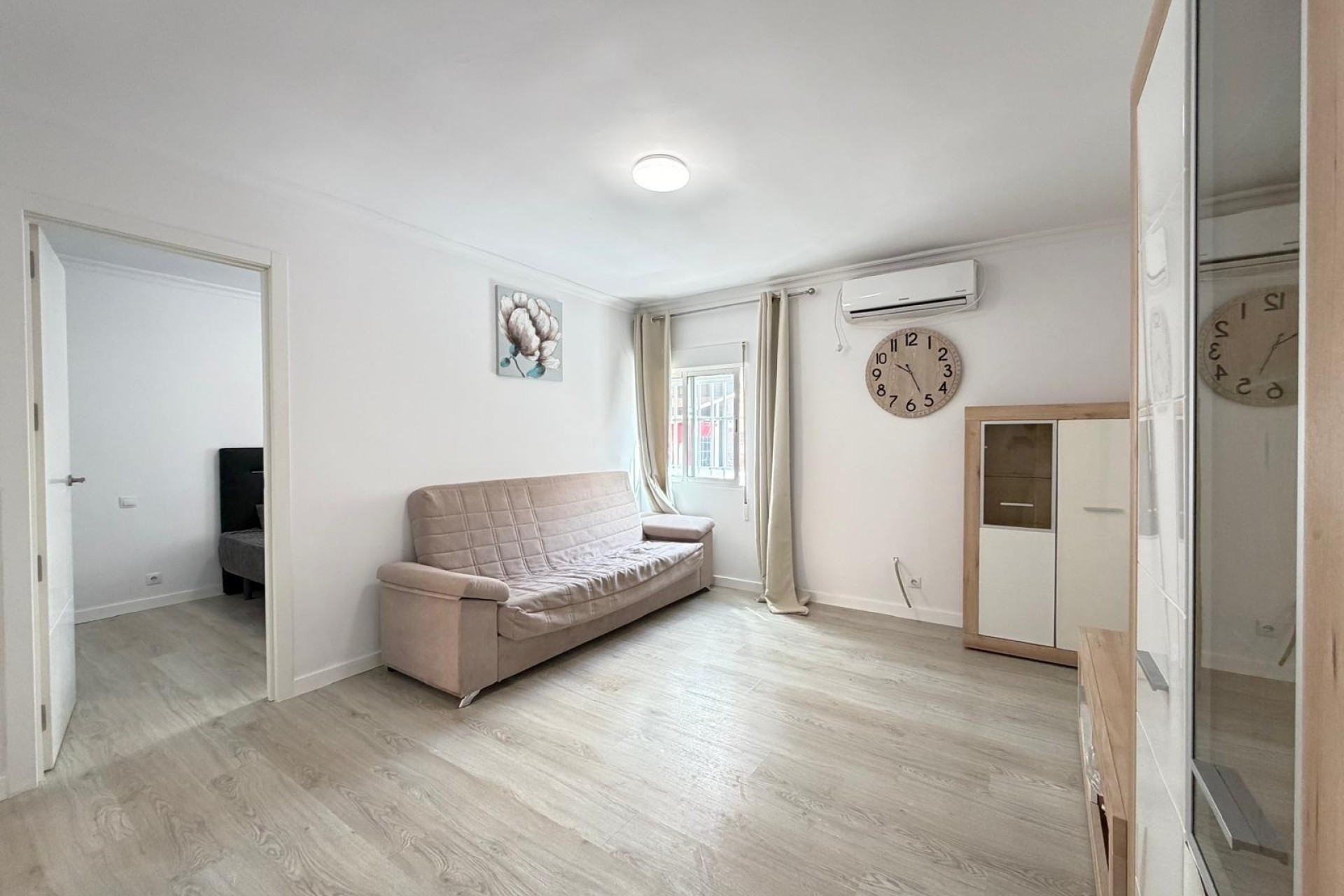 Venta - Apartamento / Piso -
Torrevieja - Center