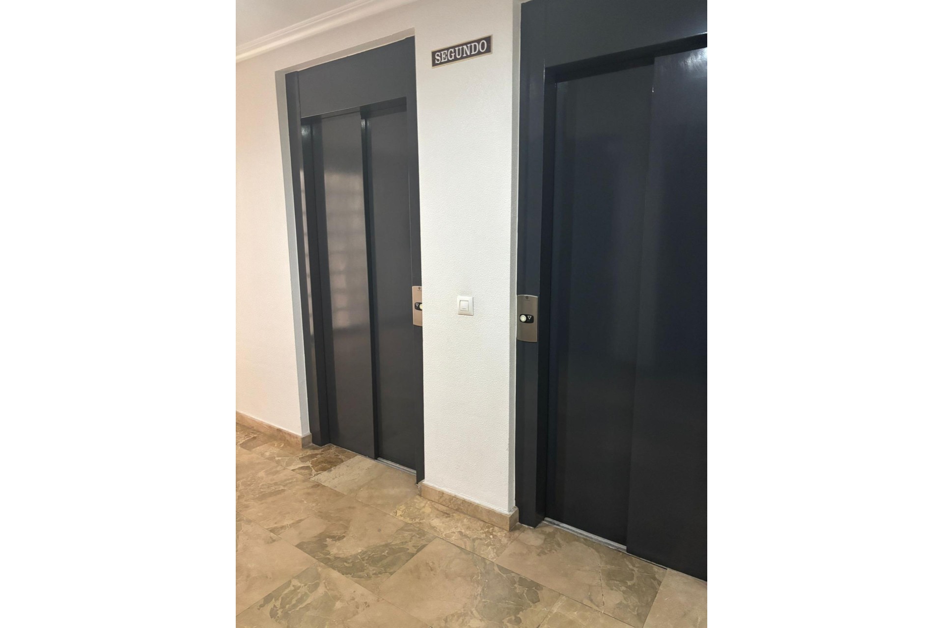 Venta - Apartamento / Piso -
Torrevieja - Center