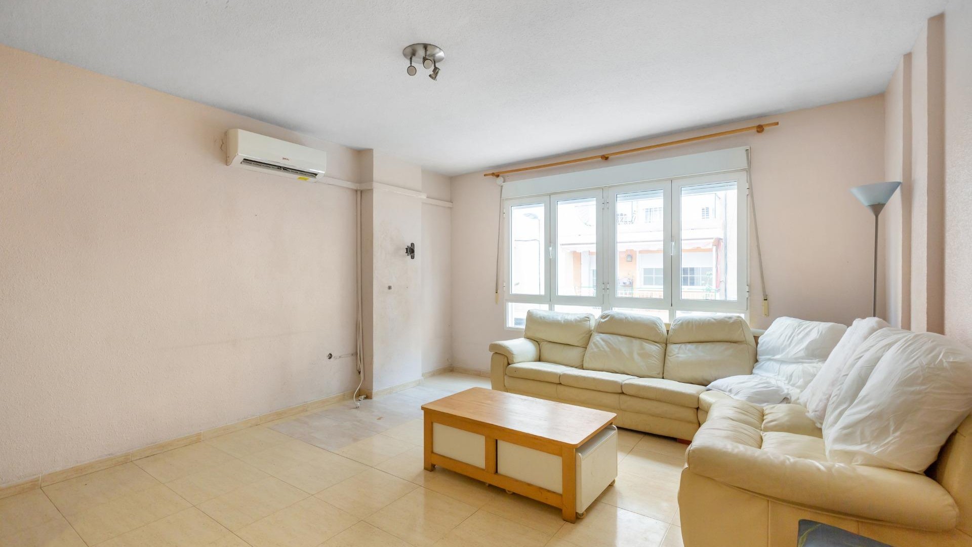 Venta - Apartamento piso -
Torrevieja - Centro - Muelle Pesquero