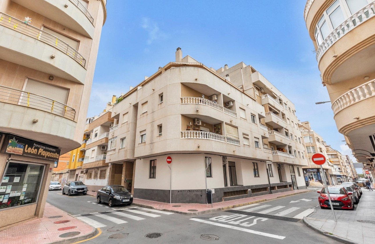 Venta - Apartamento / Piso -
Torrevieja - Centro - Muelle Pesquero