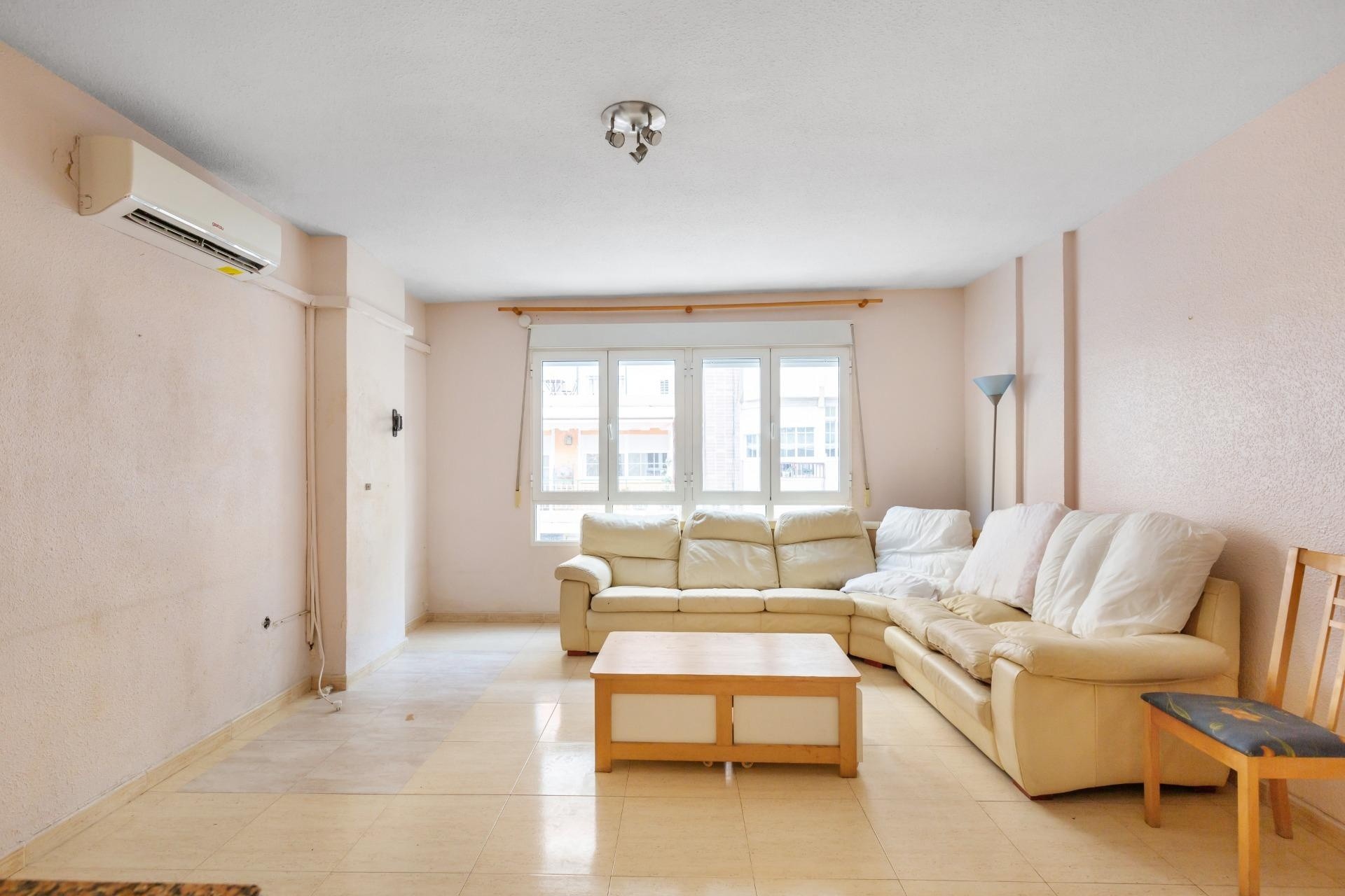 Venta - Apartamento / Piso -
Torrevieja - Centro - Muelle Pesquero