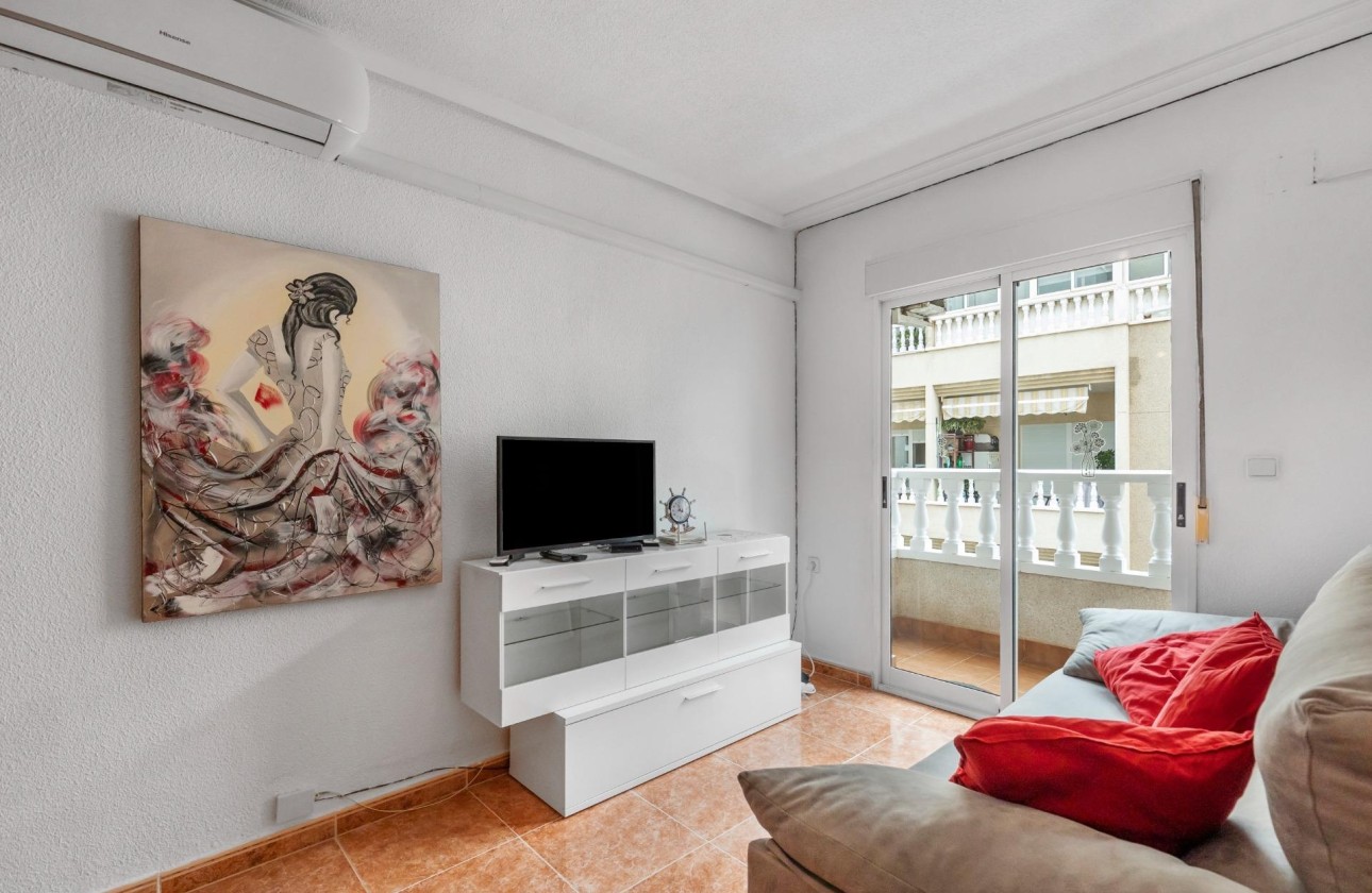 Venta - Apartamento / Piso -
Torrevieja - Centro - Muelle Pesquero