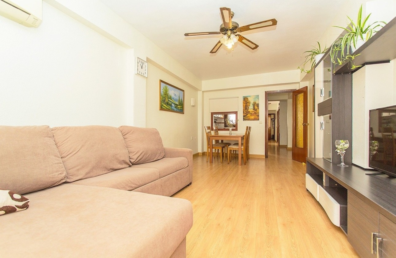 Venta - Apartamento / Piso -
Torrevieja - Centro-Muelle Pesquero