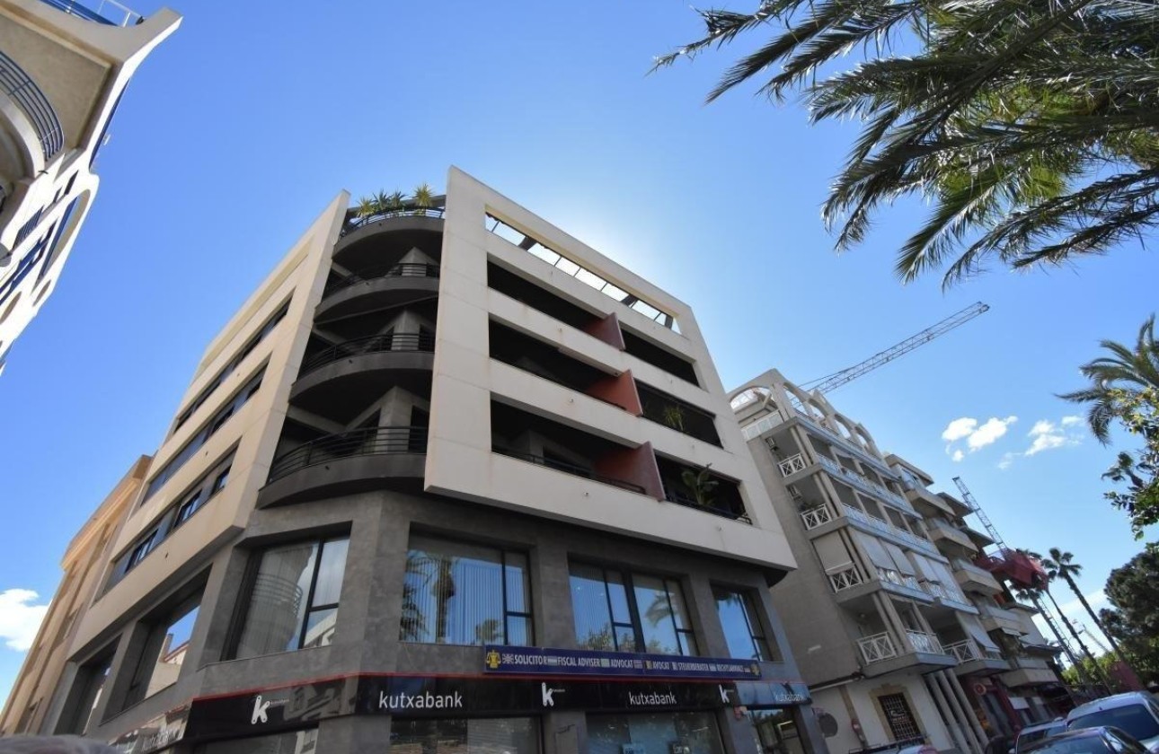 Venta - Apartamento / Piso -
Torrevieja - Centro - Muelle Pesquero