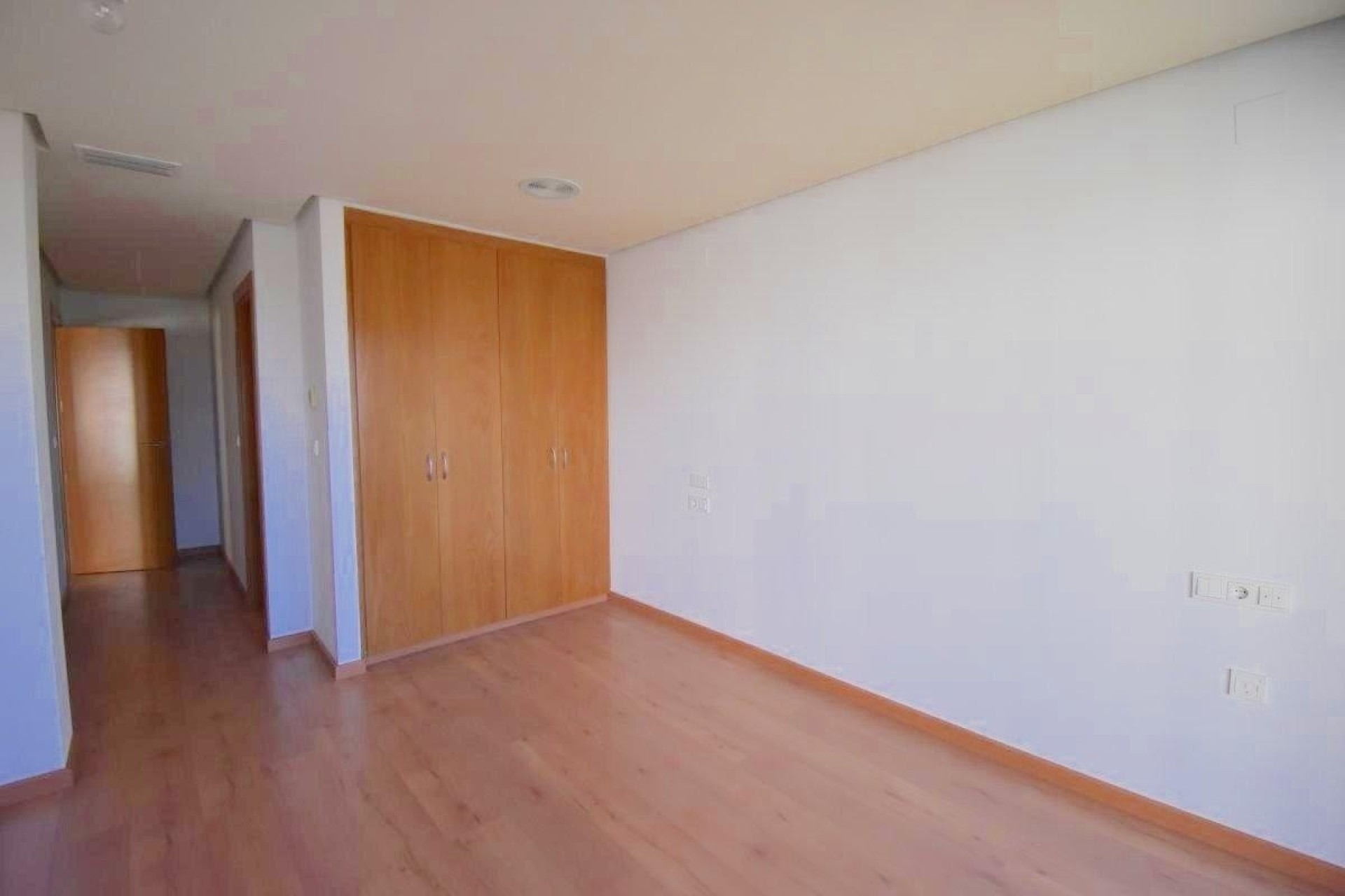 Venta - Apartamento / Piso -
Torrevieja - Centro - Muelle Pesquero
