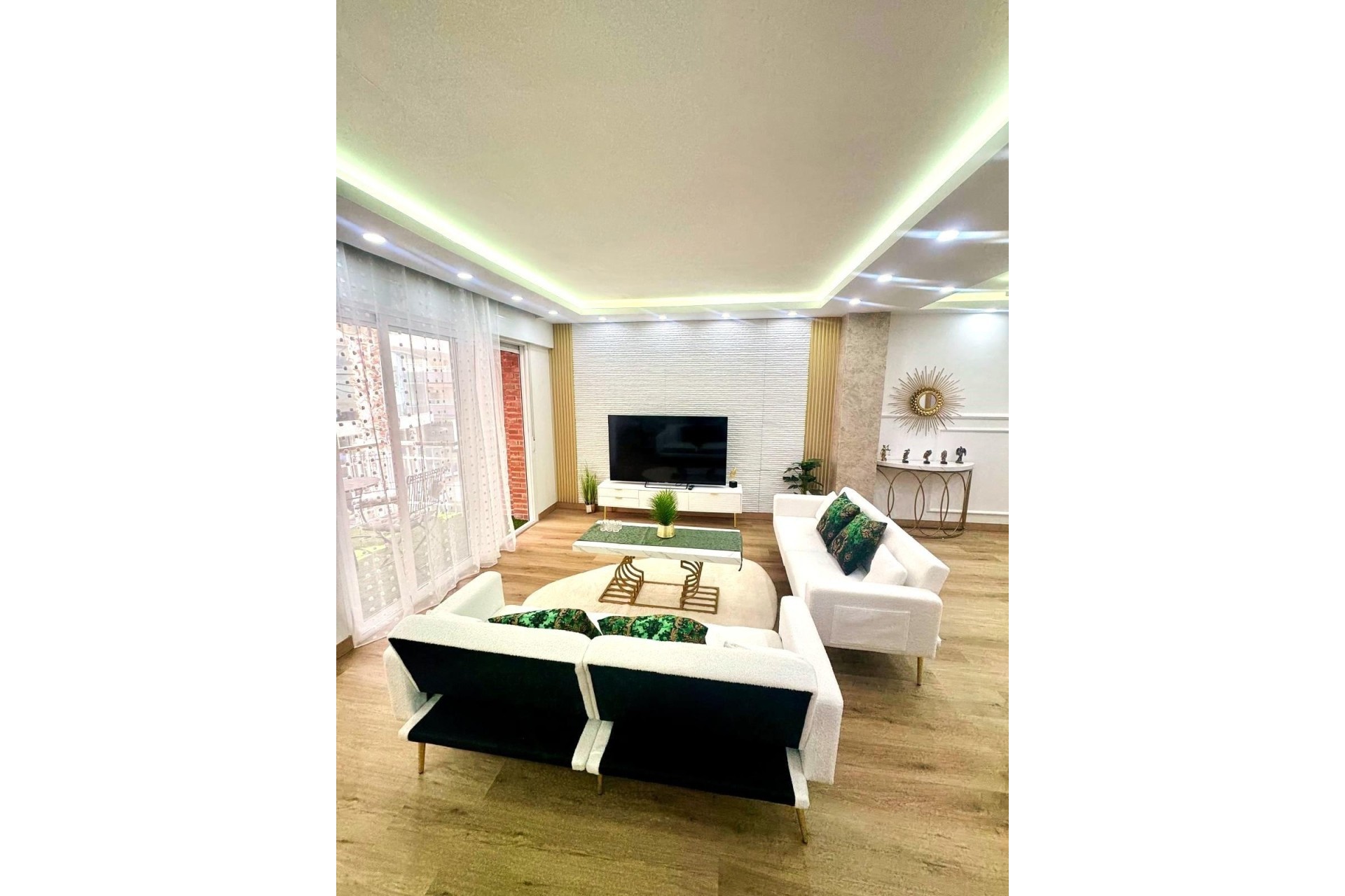 Venta - Apartamento / Piso -
Torrevieja - Centro - Muelle Pesquero