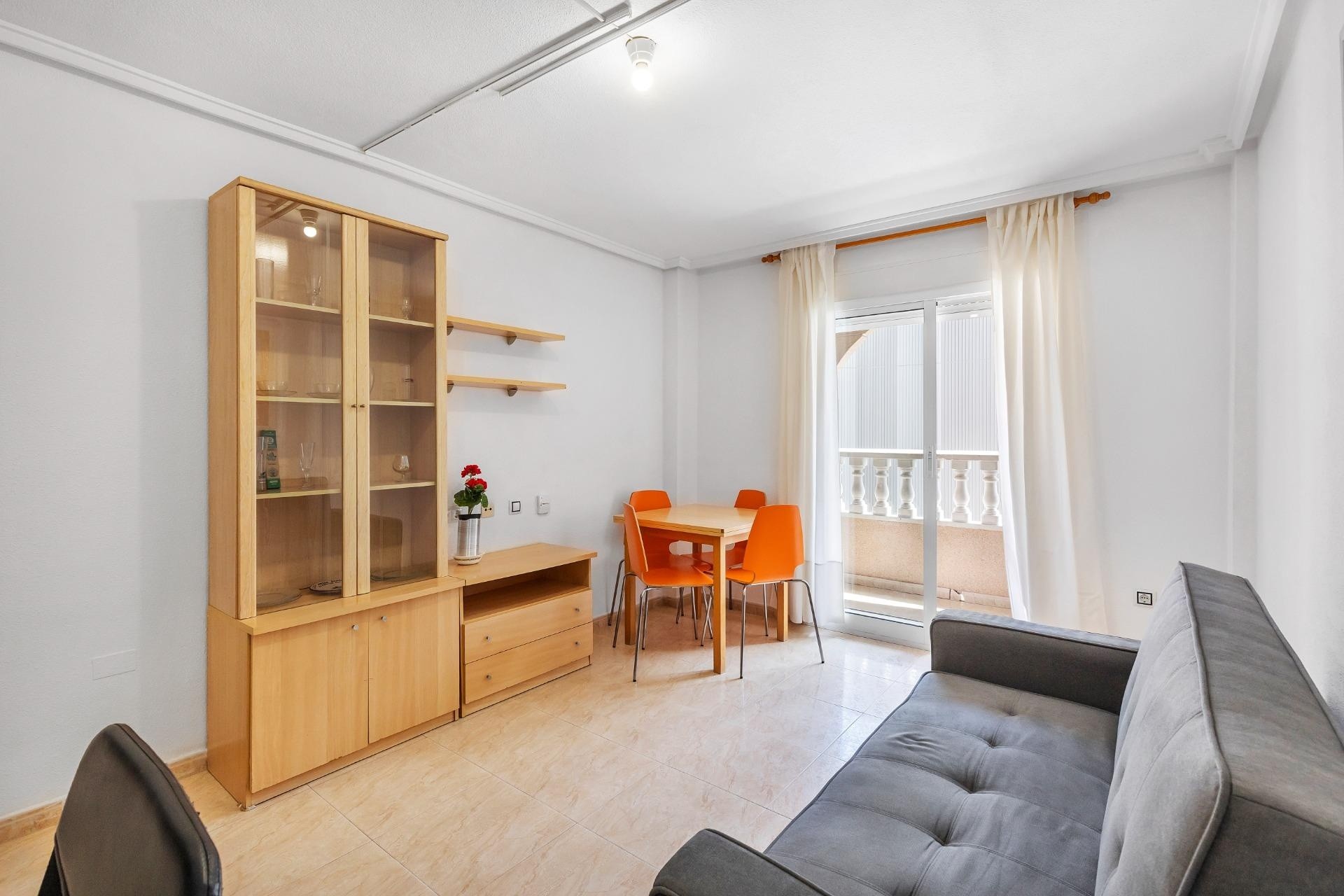 Venta - Apartamento / Piso -
Torrevieja - Centro - Muelle Pesquero