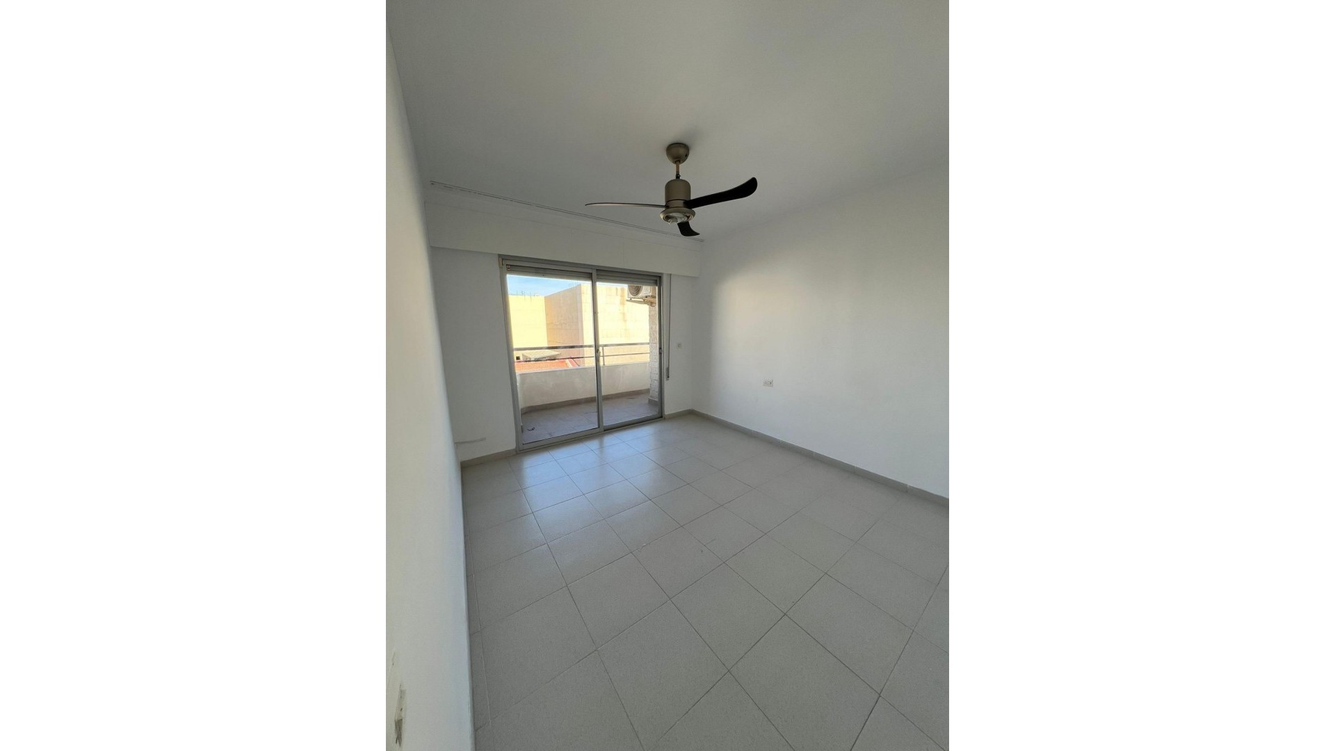 Venta - Apartamento piso -
Torrevieja - Centro - Muelle Pesquero