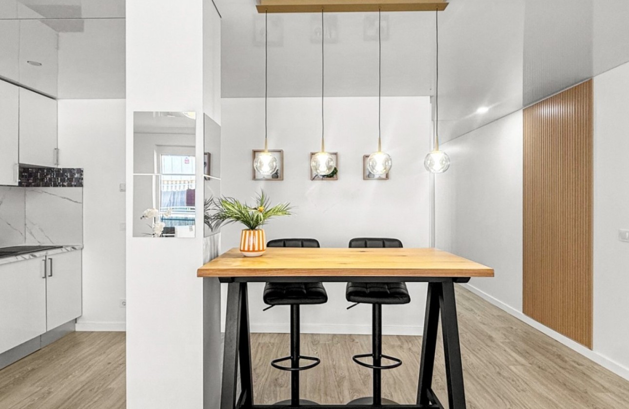 Venta - Apartamento / Piso -
Torrevieja - El Acequión - Los Náufragos