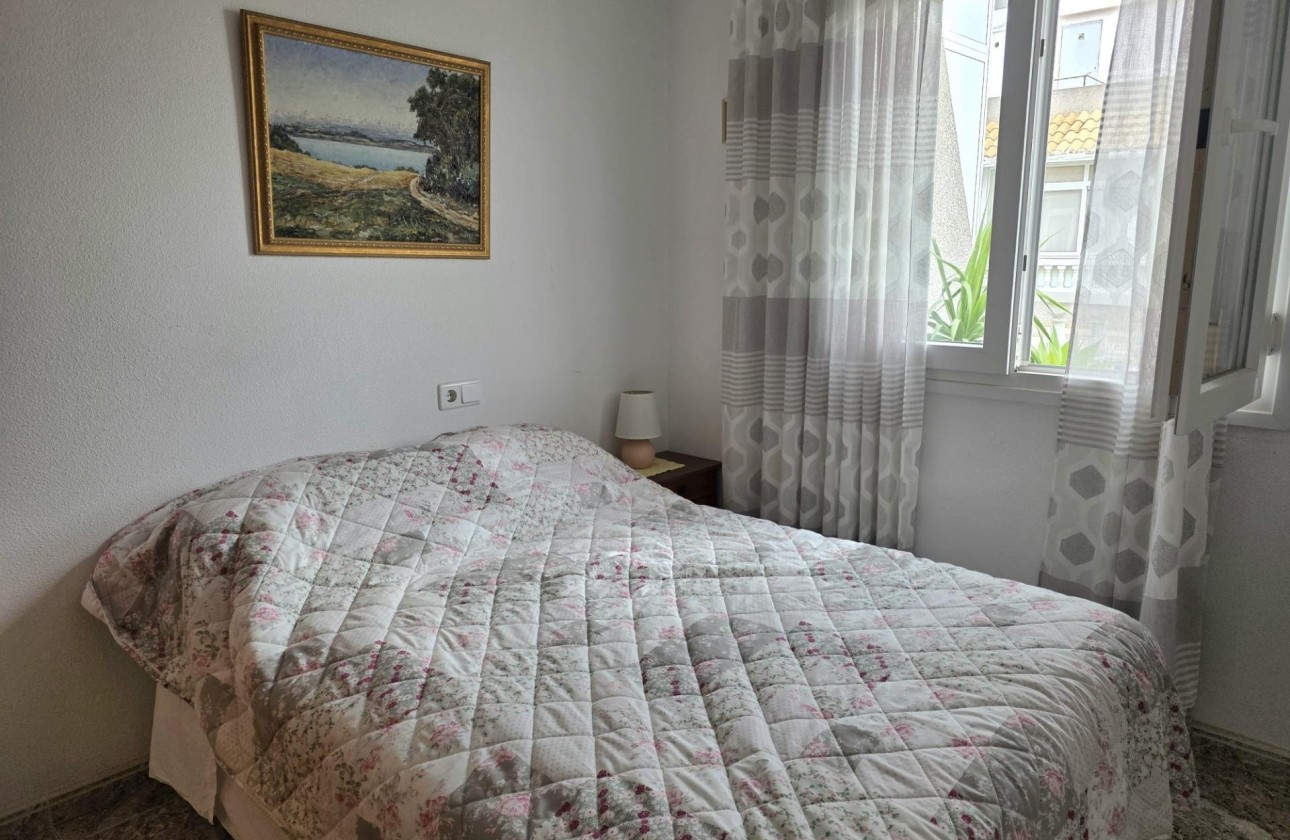 Venta - Apartamento / Piso -
Torrevieja - Estacion de autobuses