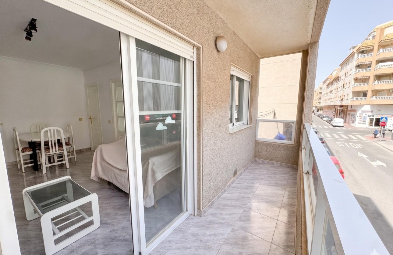 Venta - Apartamento / Piso -
Torrevieja - Estacion de autobuses