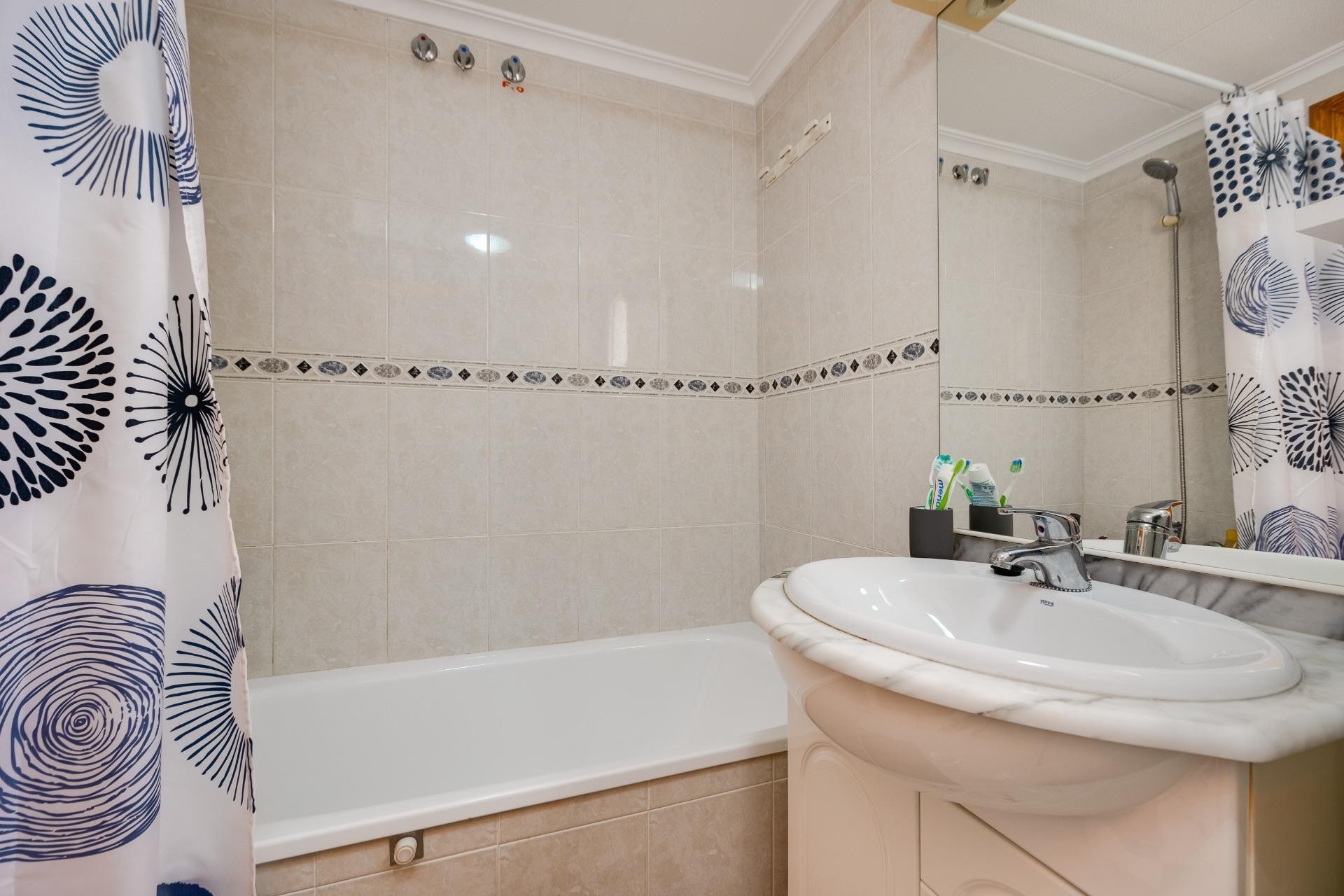 Venta - Apartamento / Piso -
Torrevieja - Estacion de autobuses