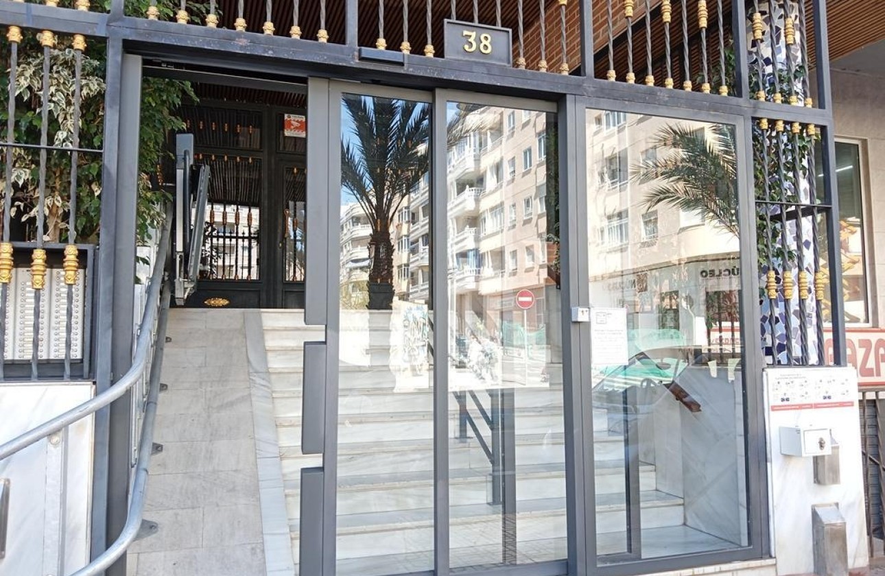 Venta - Apartamento / Piso -
Torrevieja - Habaneras