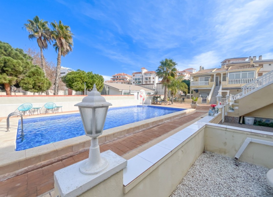 Venta - Apartamento piso -
Torrevieja - La Mata