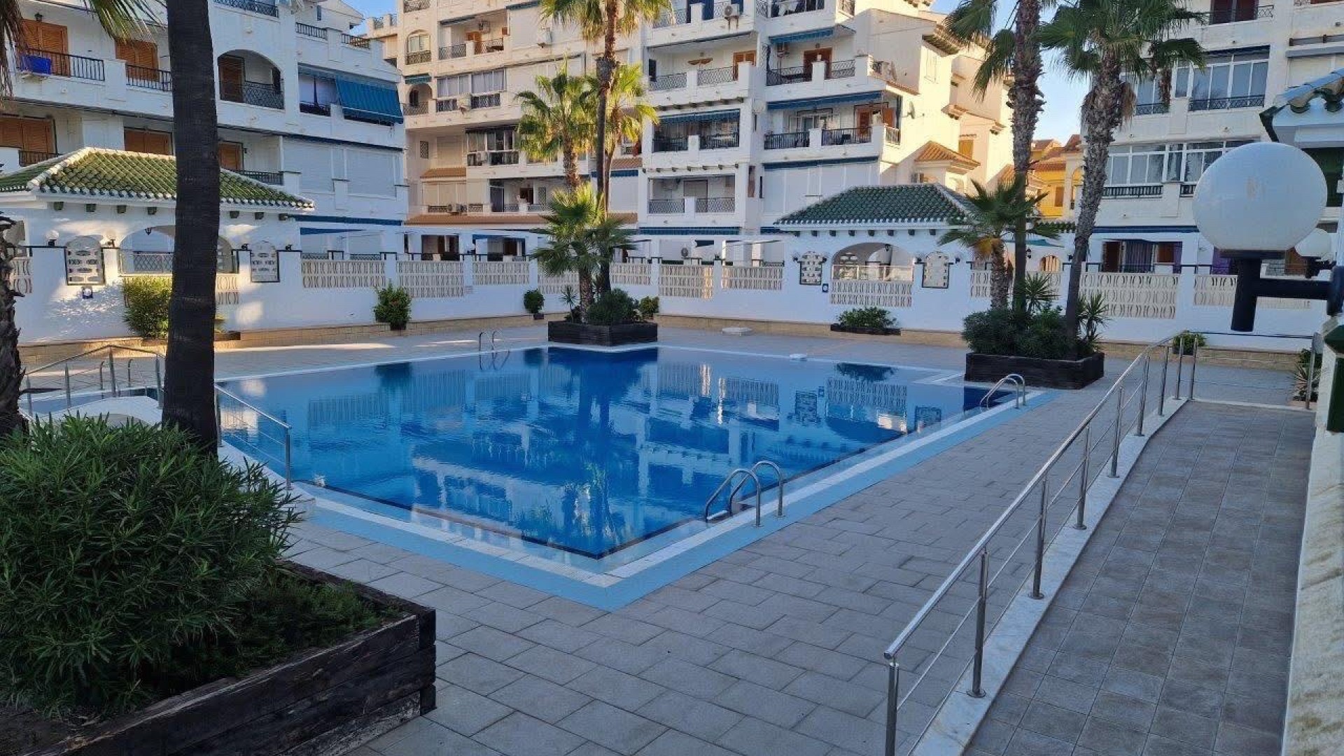 Venta - Apartamento piso -
Torrevieja - La Mata