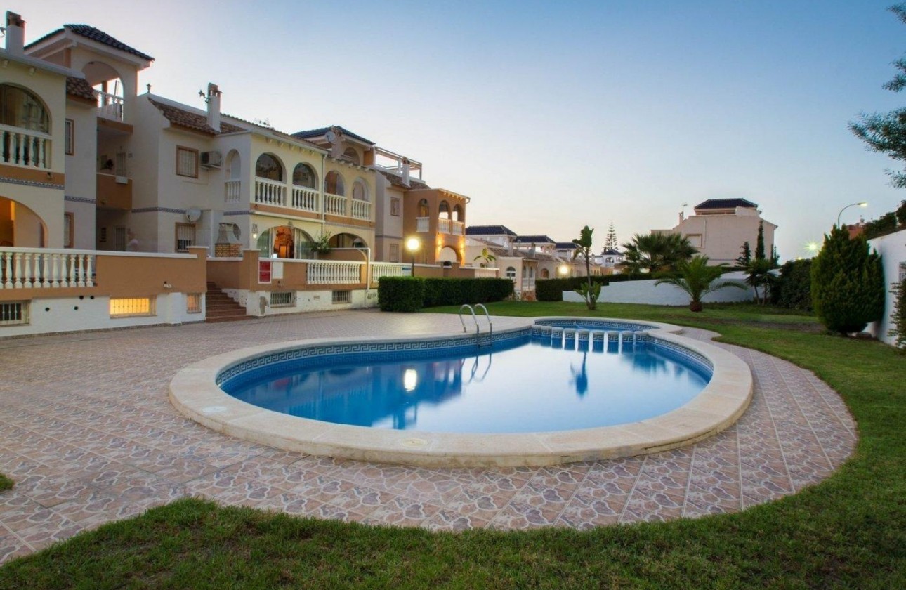 Venta - Apartamento / Piso -
Torrevieja - La Mata