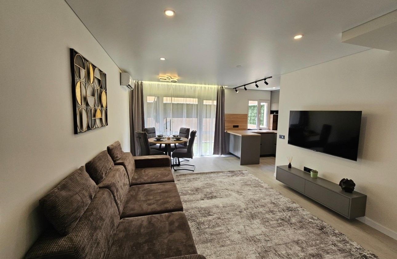 Venta - Apartamento / Piso -
Torrevieja - La Mata